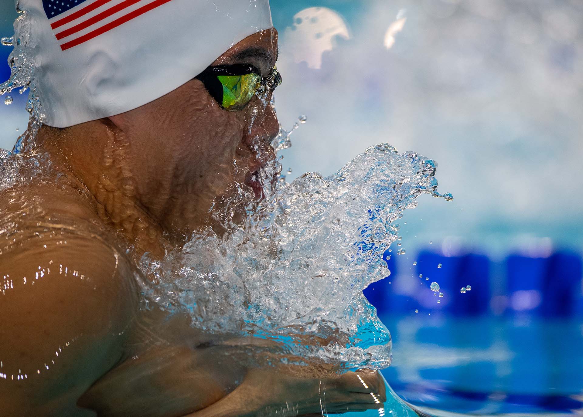 Ethan Dang, de Estados Unidos, disputa los 50 metros de estilo pecho masculino (Foto: Joel MARKLUND / OIS/IOC / AFP)
