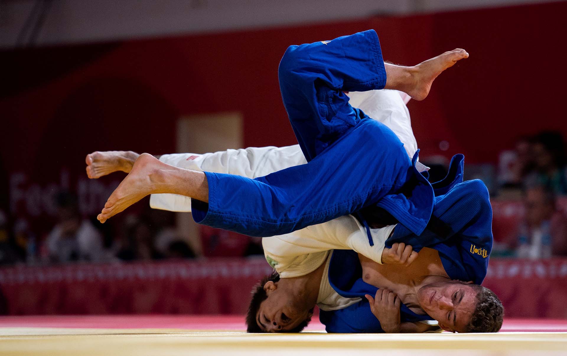 El español Javier Pena Insausti ante el ruso Abrek Naguchev en judo (Foto: REUTERS)