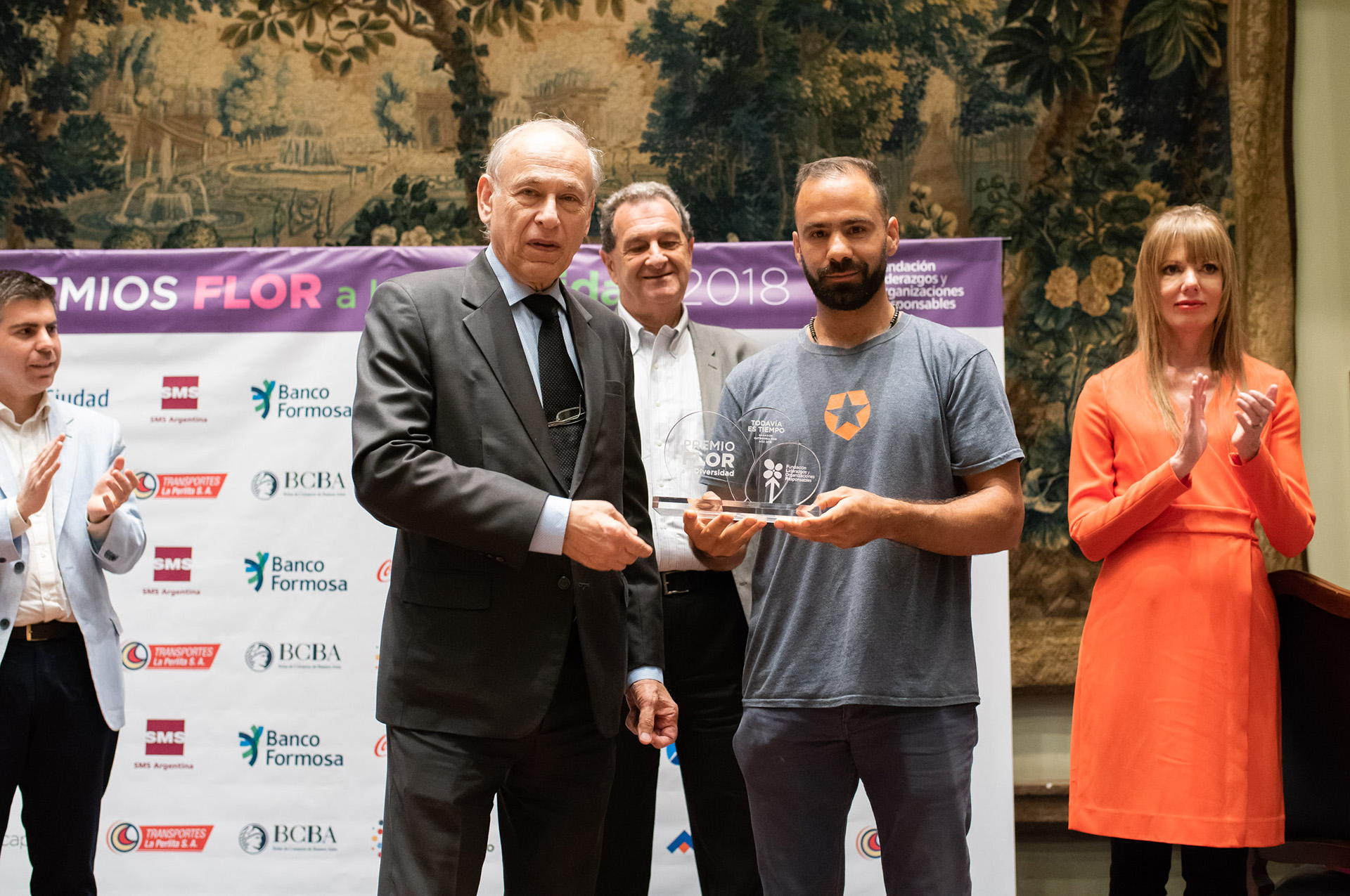 En la categoría ONG, la Fundación “Todavía es Tiempo
“ resultó ser la ganadora. Francisco Marcenaro (foto), su director ejecutivo, destacó el reconocimiento de los trabajos de la Fundación que los compromete a seguir trabajando en la inclusión y enfatizó que la pobreza en el conurbano bonaerense es estructural. “Nos van a faltar 50 años trabajando de forma sostenida e inteligente para lograr expectativas de vida y educación dignos, con gobiernos que además sean honestos: ¿Qué hacemos con la gente en el mientras tanto?”, se preguntó