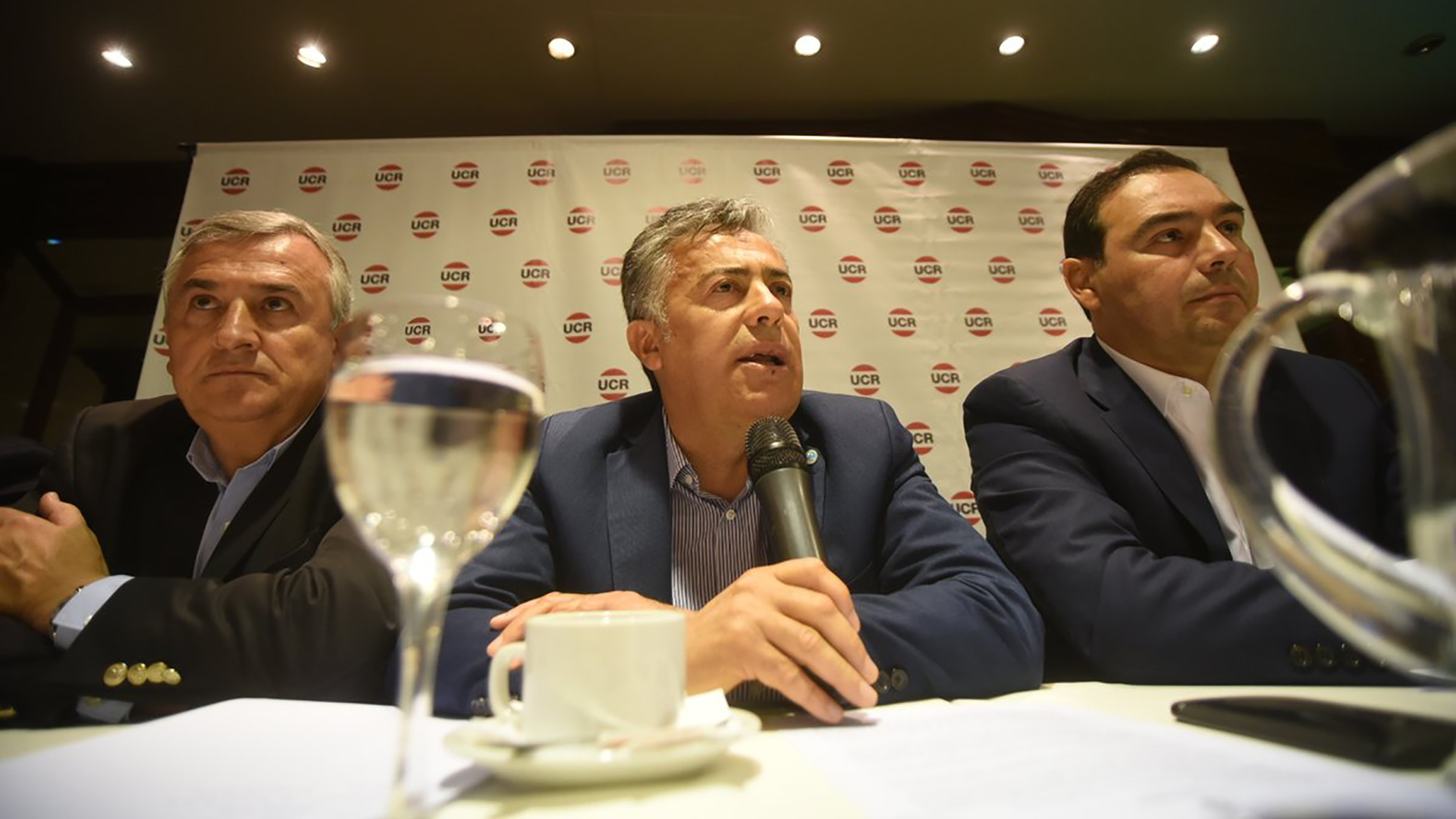 El gobernador Alfredo Cornejo encabezó la cumbre radical. (Prensa UCR)
