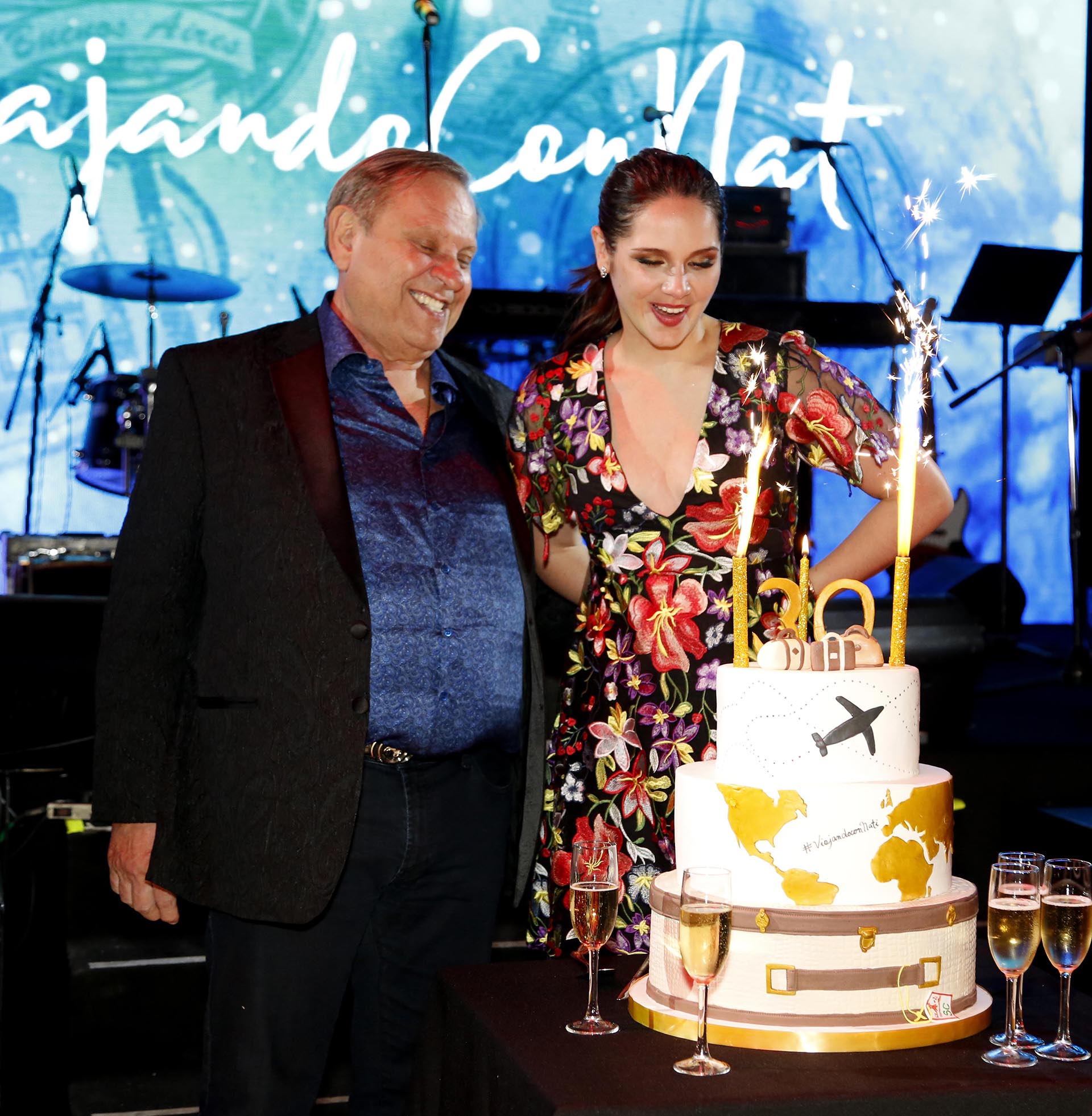 Natalí Márquez festejó sus 30 años con una gran fiesta temática denominada #ViajandoConNati, que se llevó a cabo en el Tattersall de Palermo