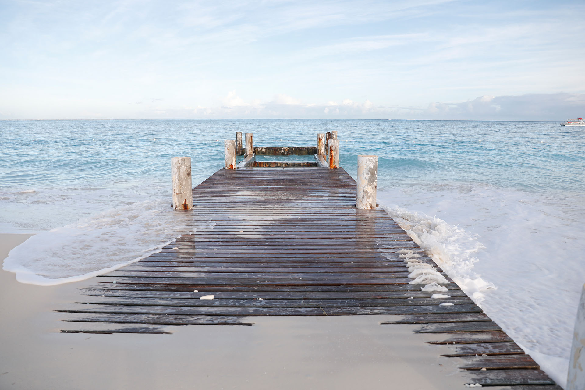 En Turks & Caicos siempre se puede estar listo para una nueva aventura, recorriendo las extensas playas, realizando algún deporte, o simplemente relajándose en una reposera bajo el sol