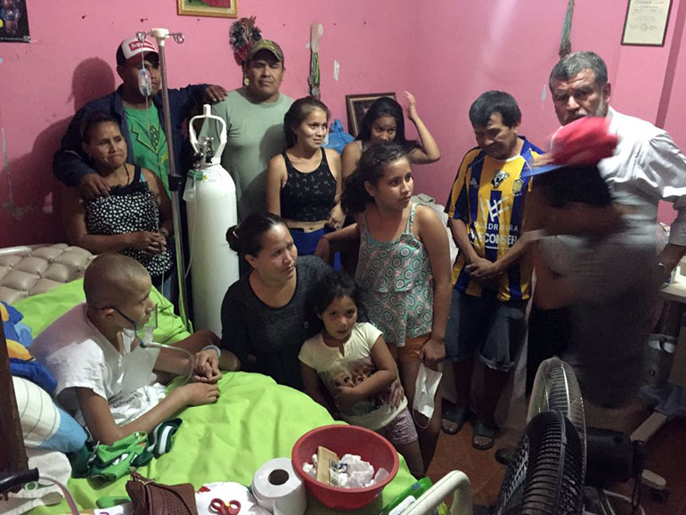 Claudia, al volver a Montero, para despedirse de su hijo Fernando