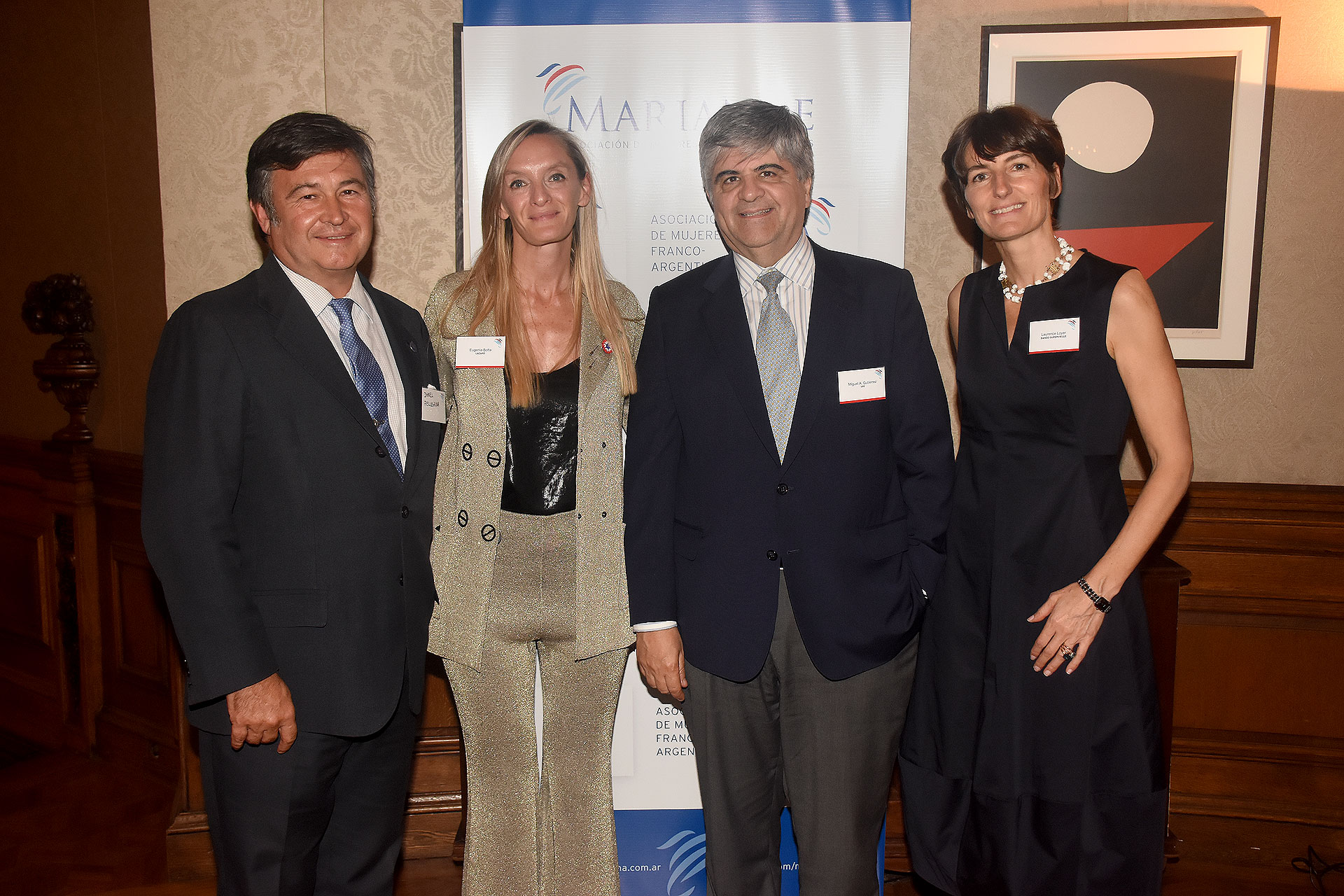 Daniel Pelegrina, presidente de la Sociedad Rural; Eugenia Botta; Miguel Gutiérrez, presidente YPF; y Laurence Loyer