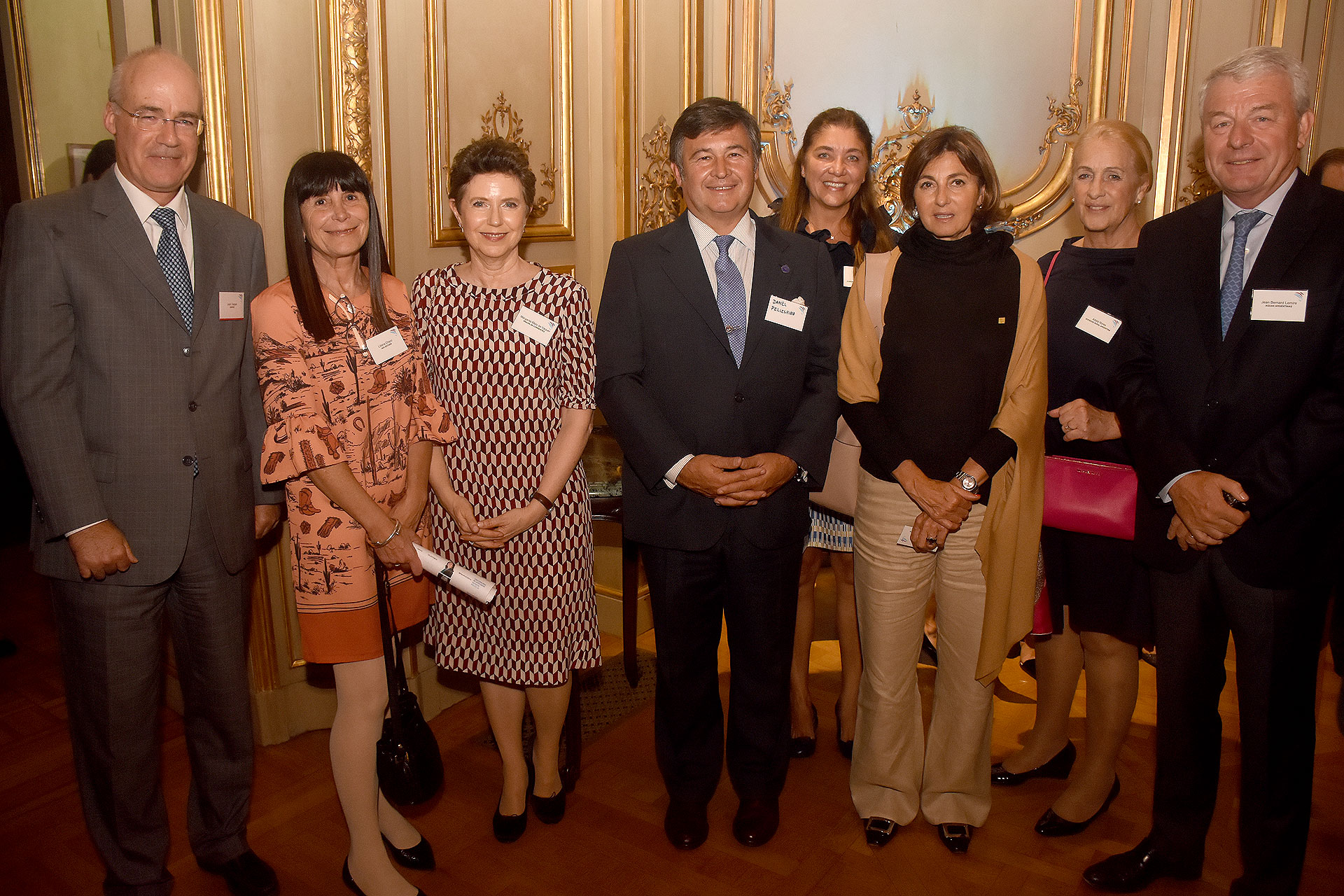 Juan Vaquer, presidente Dupont; Liliana Chazo, de Marianne; Margarita Melo de Vaquer, Grupo Marianne Agrom; Daniel Pelegrina, Silvia Taurozzi, Marianne; Alicia Fregonese, Congreso de la Nación; Adela Nores y Jean Bernard Lemire, CEO Aguas Argentinas