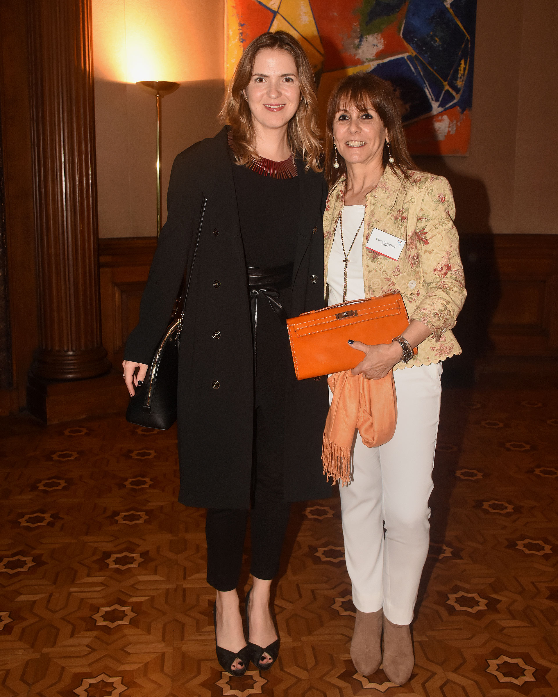 Anabel Perrone, directora ejecutiva fundación YPF y presidente de Comité de Diversidad; y Viviana Schulzinger, UPWARD