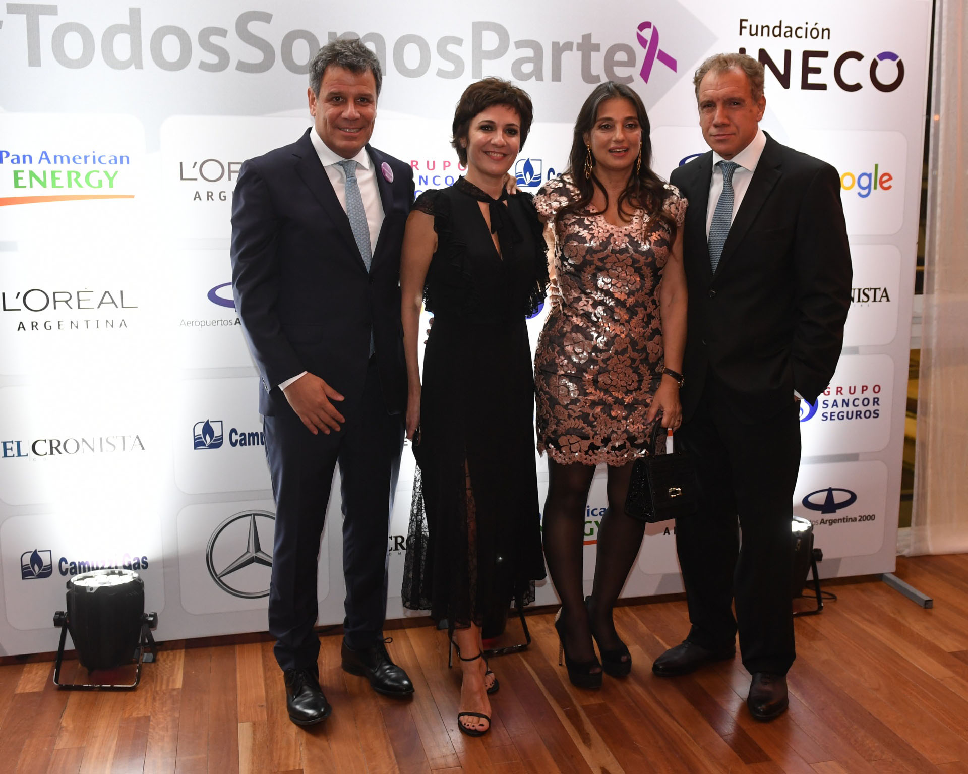Facundo y Josefina Manes junto a Daniel Hadad, fundador de Infobae, y su mujer Viviana Zocco