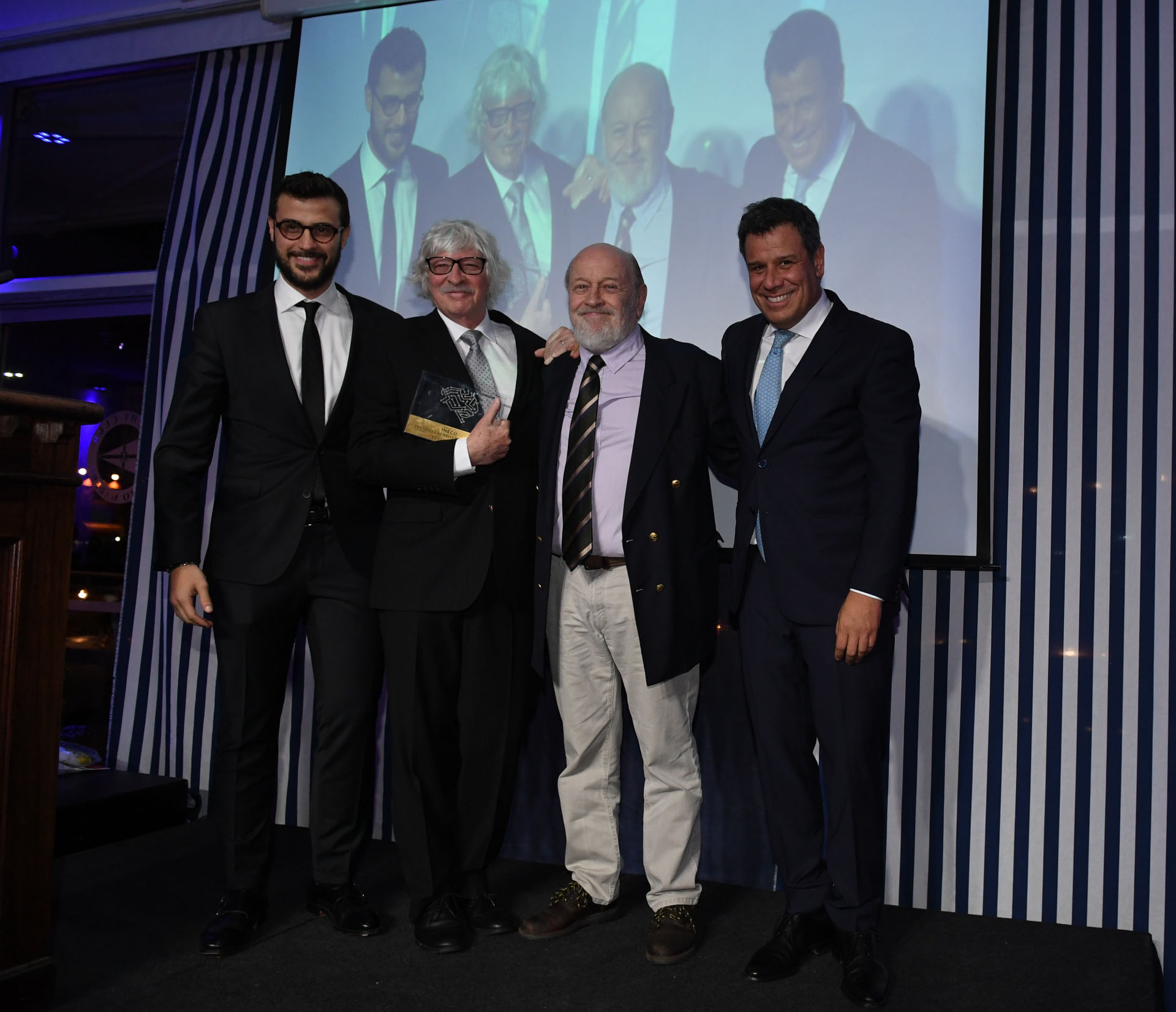 Durante la noche, fue entregado el premio “Cerebro Saludable”, un reconocimiento para aquellos argentinos destacados que mantienen la mente en forma, no sólo mediante una buena alimentación y actividad física, sino también con nuevos desafíos intelectuales. Este año, el galardón fue para Les Luthiers