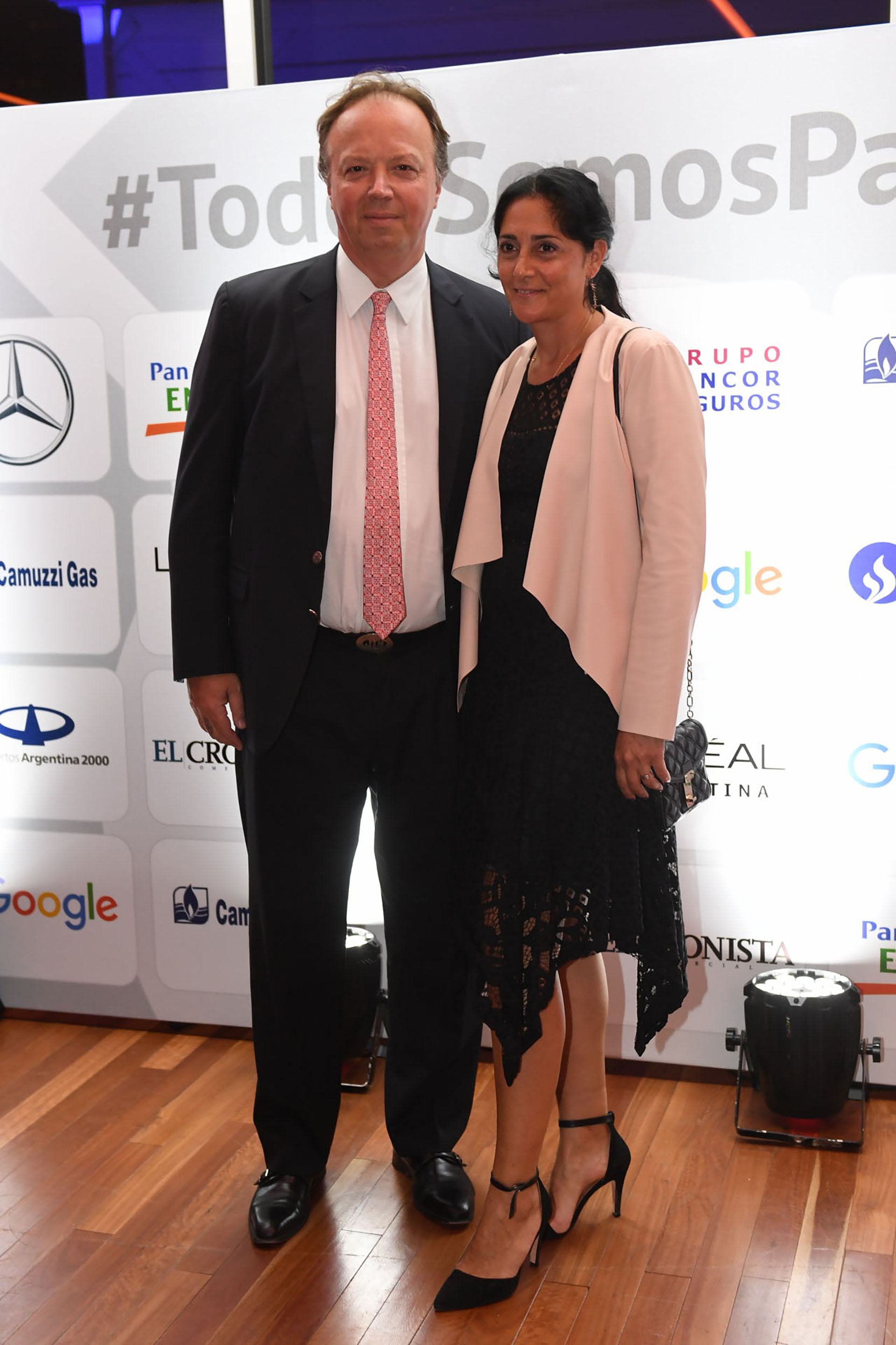 Juan Ignacio Nápoli, presidente del Banco de Valores, y su mujer María Laura
