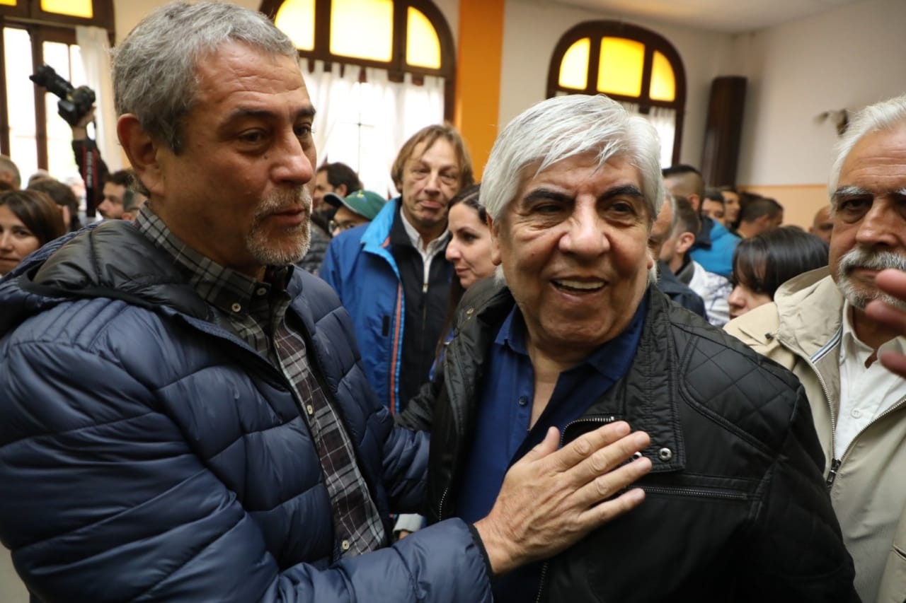 El intendente Ferraresi acompañó a Hugo Moyano a Luján (foto: @jorgeferraresi)