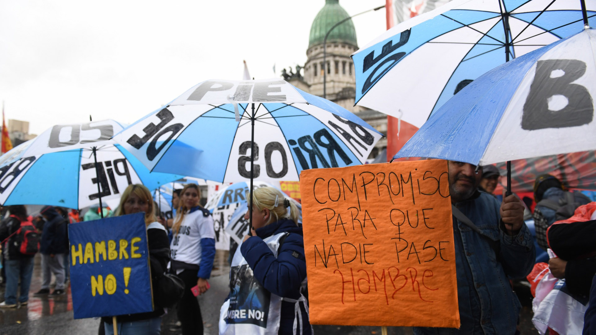 La sesión, que se prevé maratónica, comenzó a las 11.35 con la presencia de 129 legisladores