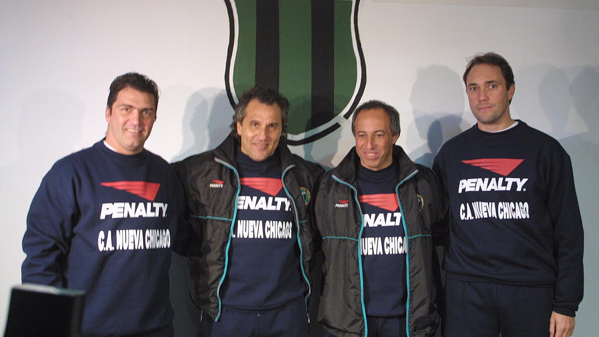 Márcico tuvo un breve paso como entrenador de Nueva Chicago junto a Giunta (Foto Baires)