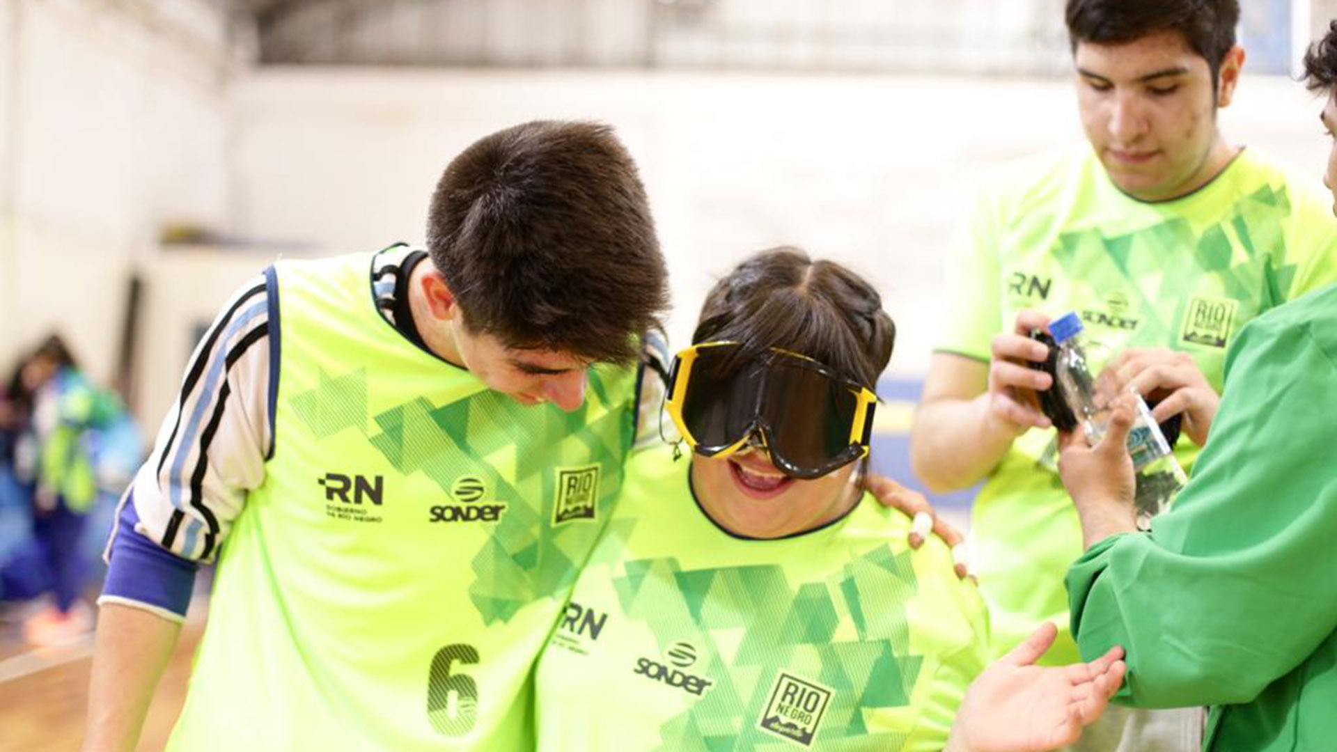 Para jugar Goalball se usan gafas especiales (Rodrigo Ruiz Ciancia – Secretaría de Deportes de la Nación)