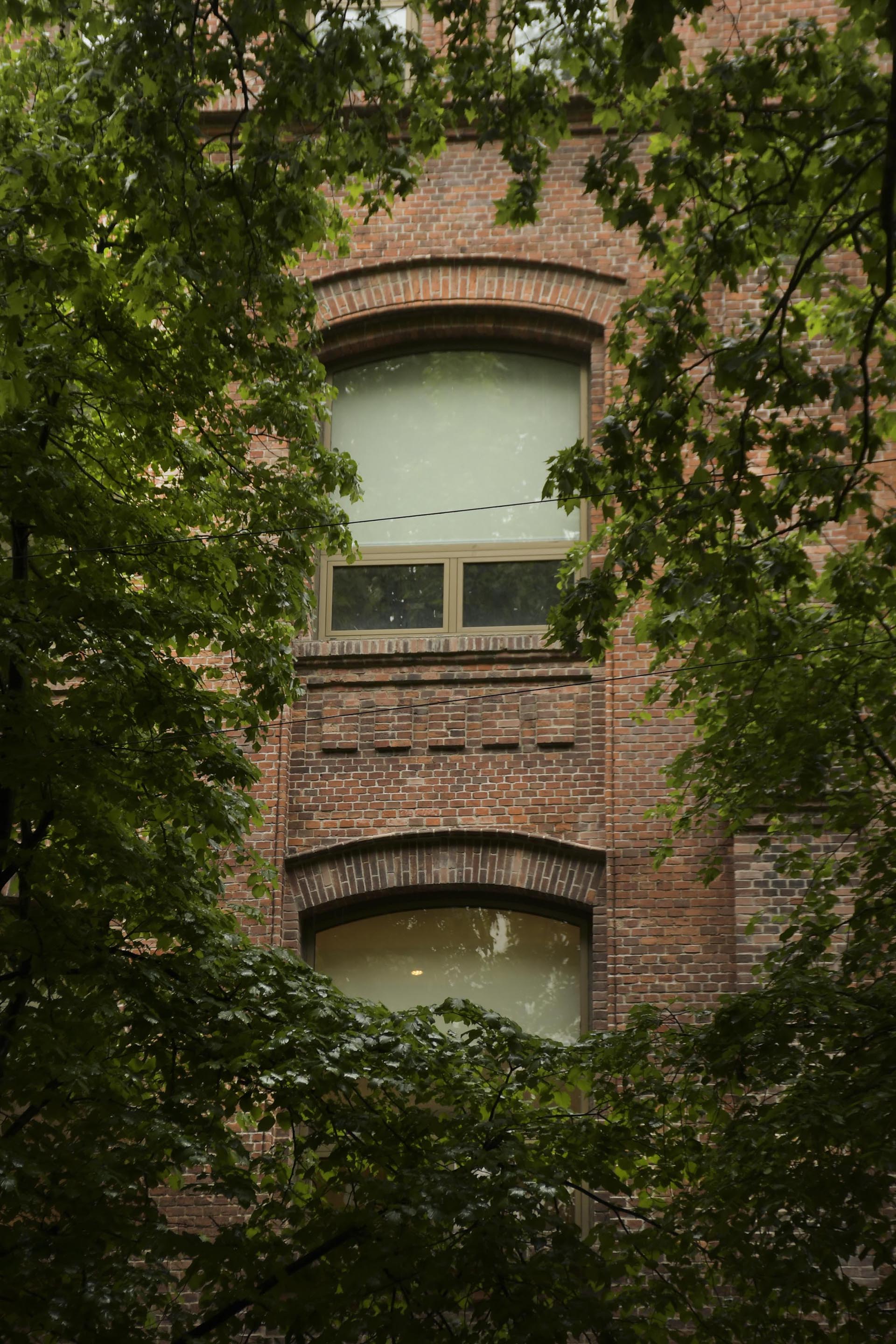 EDIFICIO CHILE Y PASEO COLÓN. Esta obra de reciclaje y ampliación de la Ex Imprenta Stiller y Laass, un edificio del alemán Carlos Nordmann de 1895.