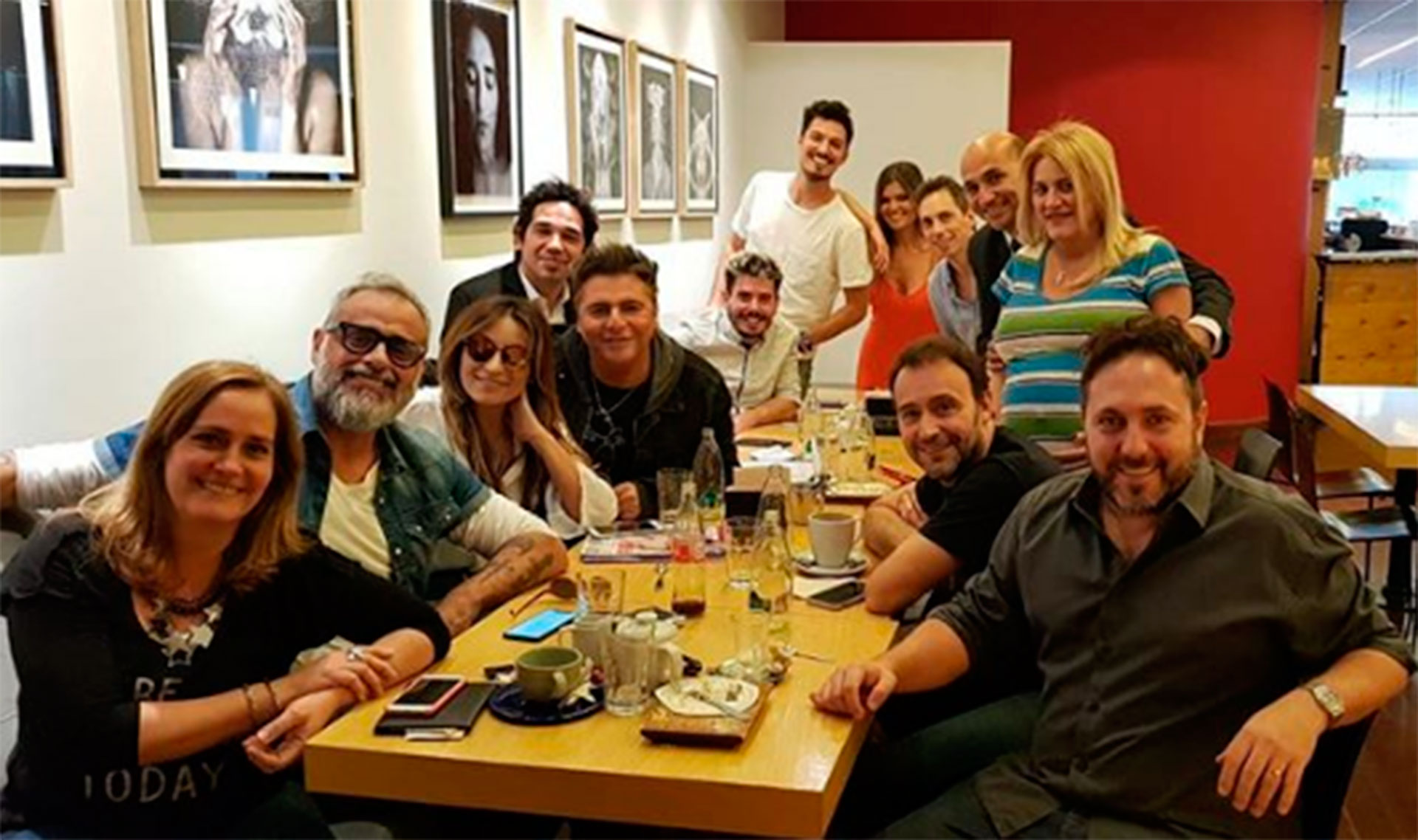 Jorge Rial se reunió con sus colegas de “Intrusos” antes de su regreso a la pantalla chica el próximo 12 de noviembre. El conductor se tomó una licencia y está siendo reemplazado por Moria Casán