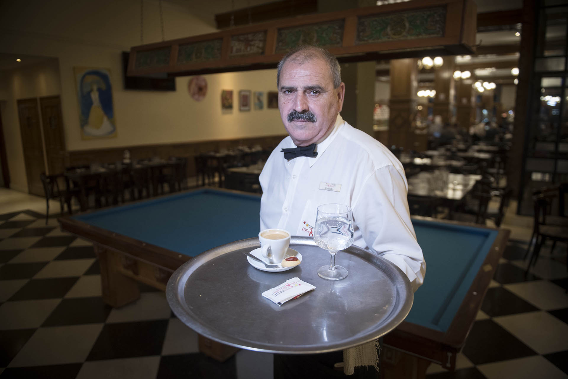 Ernesto, mozo de 36 Billares