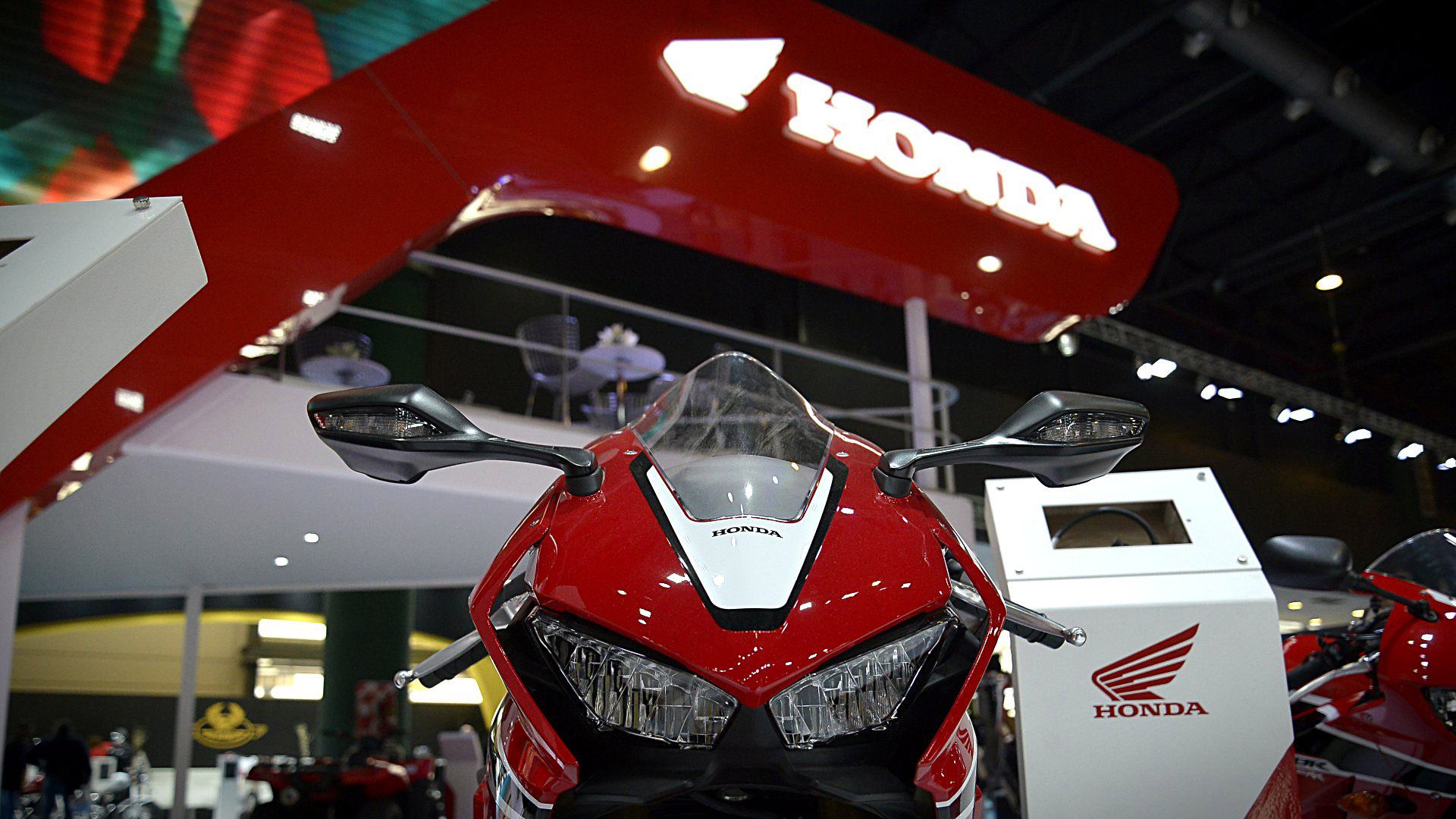 Martin De Gaetani, Gerente Senior de Relaciones Institucionales de Honda Motor, realizó la presentación de la marca japonesa en la exposición porteña: “Celebramos nuestros 40 años en el país motorizando el sueño de muchos argentinos y vamos a llegar al millón de motos producidas en la Argentina”