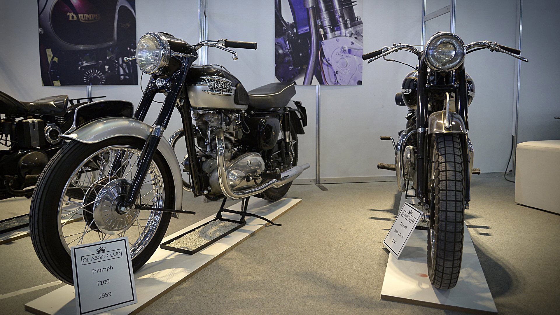 La primera edición del Salón Moto argentino tiene 89 expositores y 120 marcas distribuidas en una superficie de 20.000 metros cuadrados. Hay cientos de motos en escena: motos de pista, scooters, cross, naked, urbanas, scrambler, custom, de tres ruedas y más
