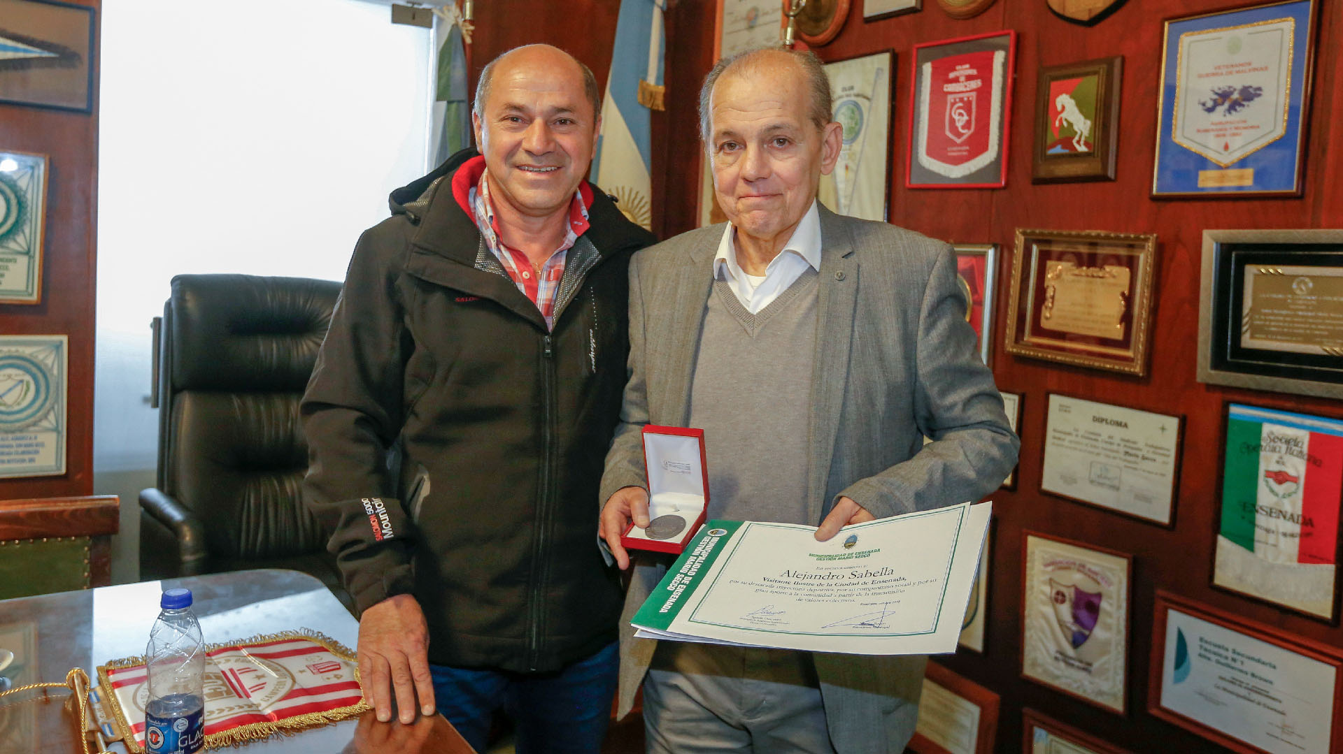 Alejandro Sabella fue distinguido como visitante ilustre de Ensenada (Nicolás Aboaf)