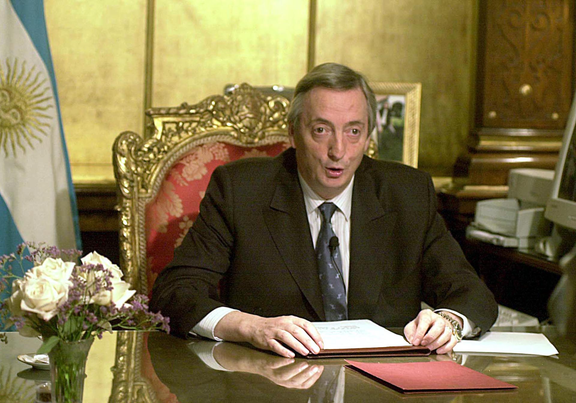 El presidente Néstor Kirchner habla por Cadena Nacional para referirse a la Corte Suprema de Justicia.