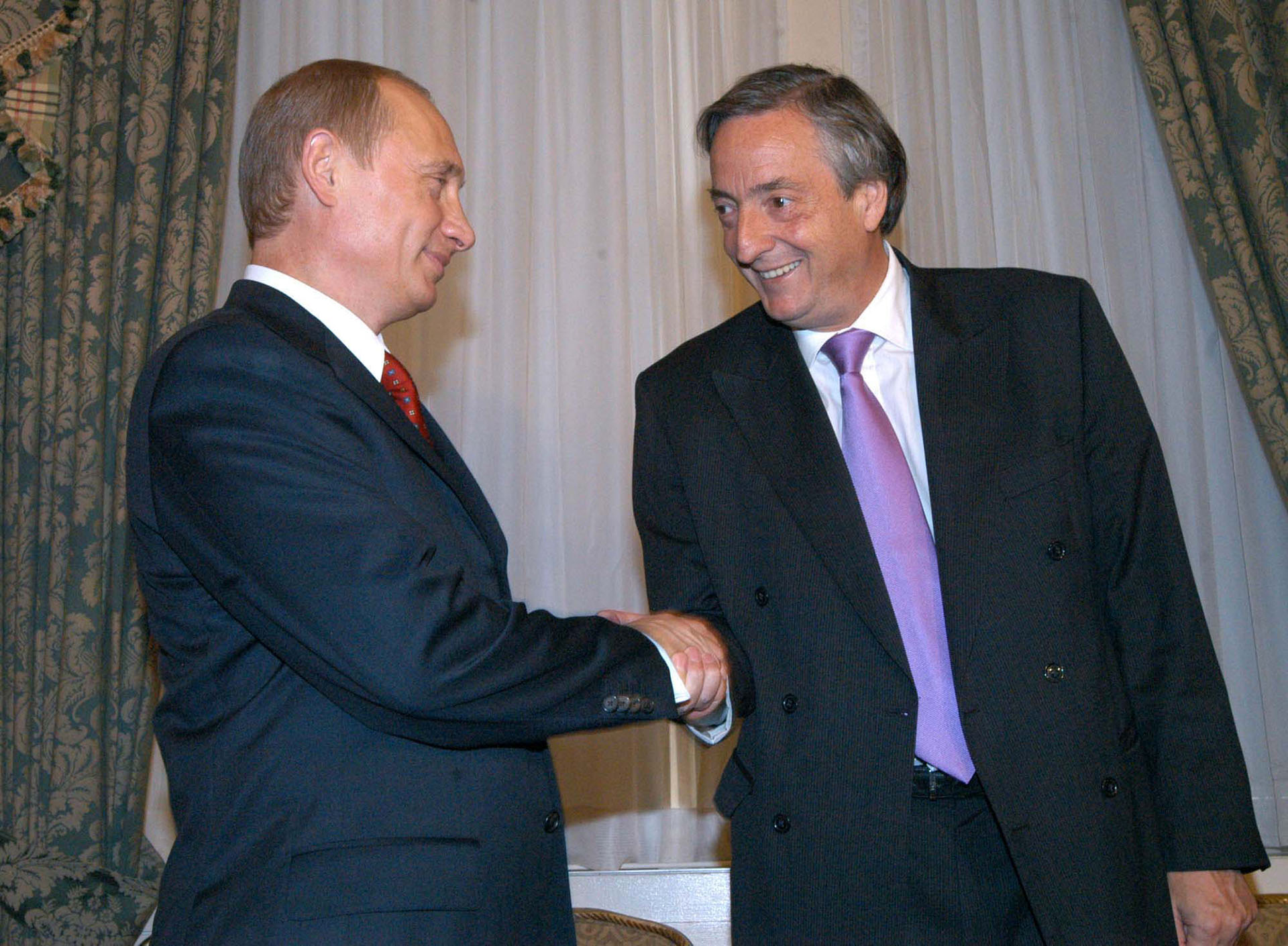 El presidente Néstor kirchner junto su par de Rusia, Vladimir Putin, en el hotel Waldorf Astoria de esa ciudad