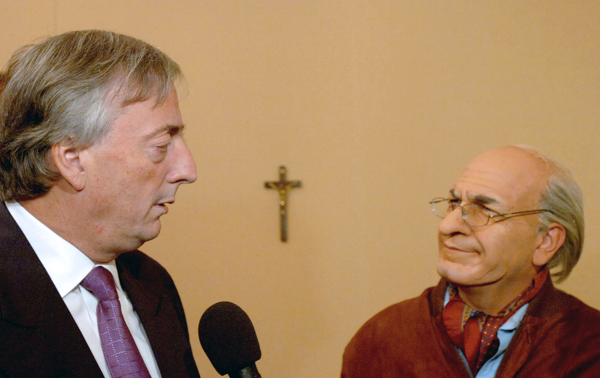 El presidente Néstor Kirchner graba un encuentro con el actor Freddy Villarreal interpretando a Fernando, en Casa de Gobierno, que se emitió en ShowMatch