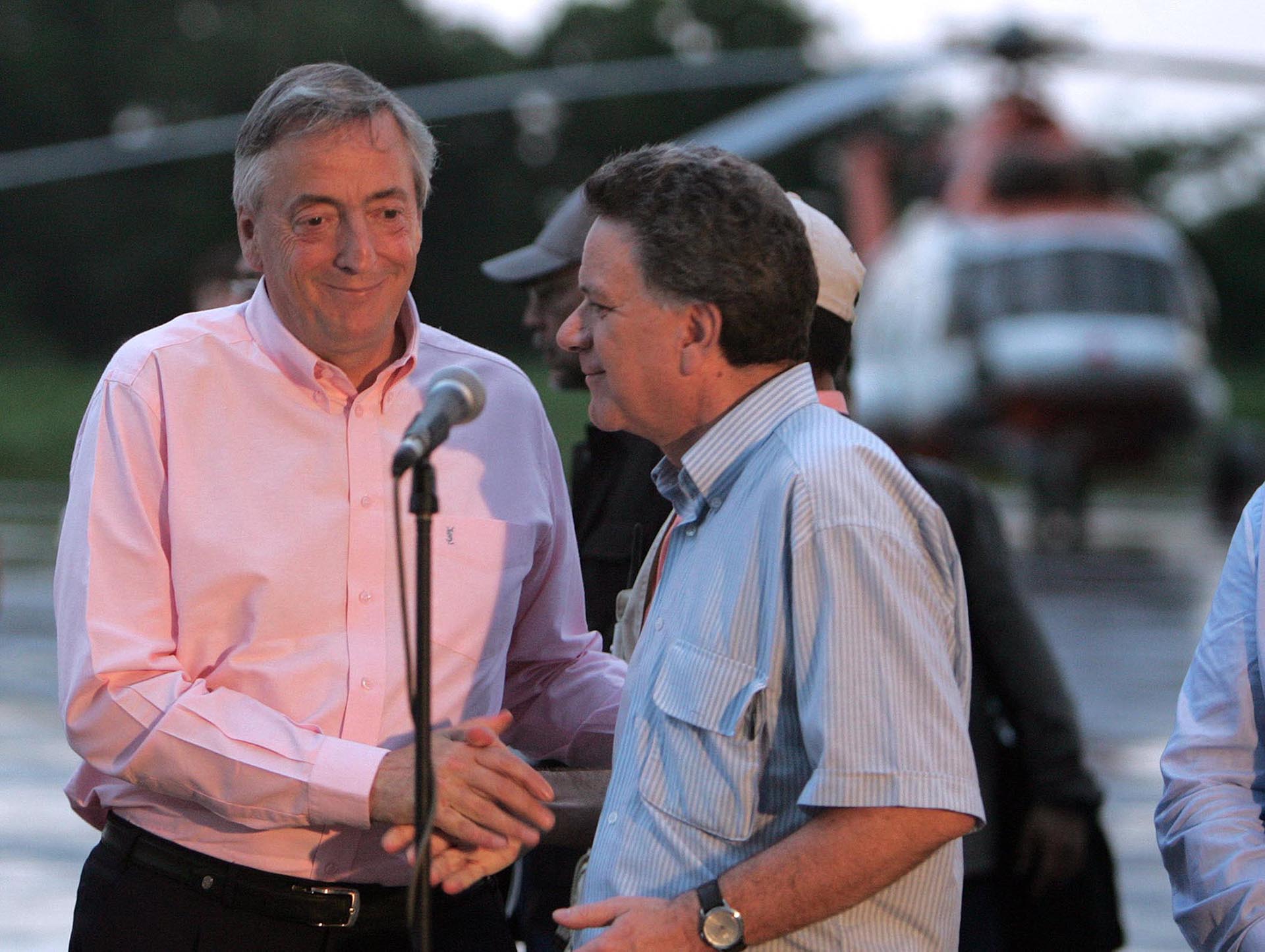 El ex presidente Néstor Kirchner, en una conferencia de prensa a su llegada a Villavicencio, departamento de Meta, Colombia, el 29 de diciembre de 2007.