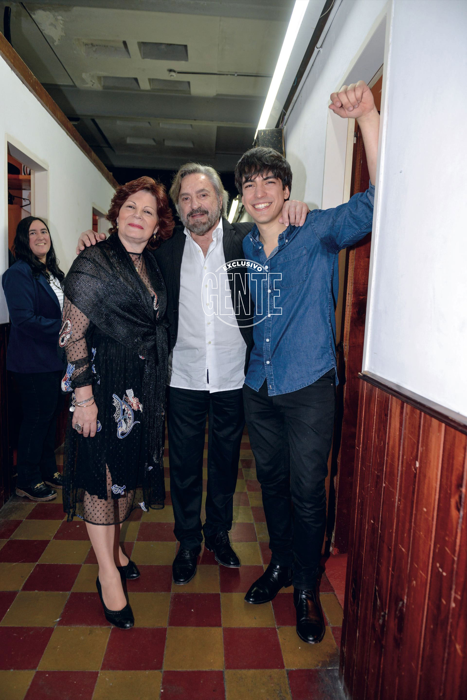 En camarines, Agustín Sullivan con Olga Garaventa y Antonio Grimau. Foto: Fabián Uset/Revista GENTE