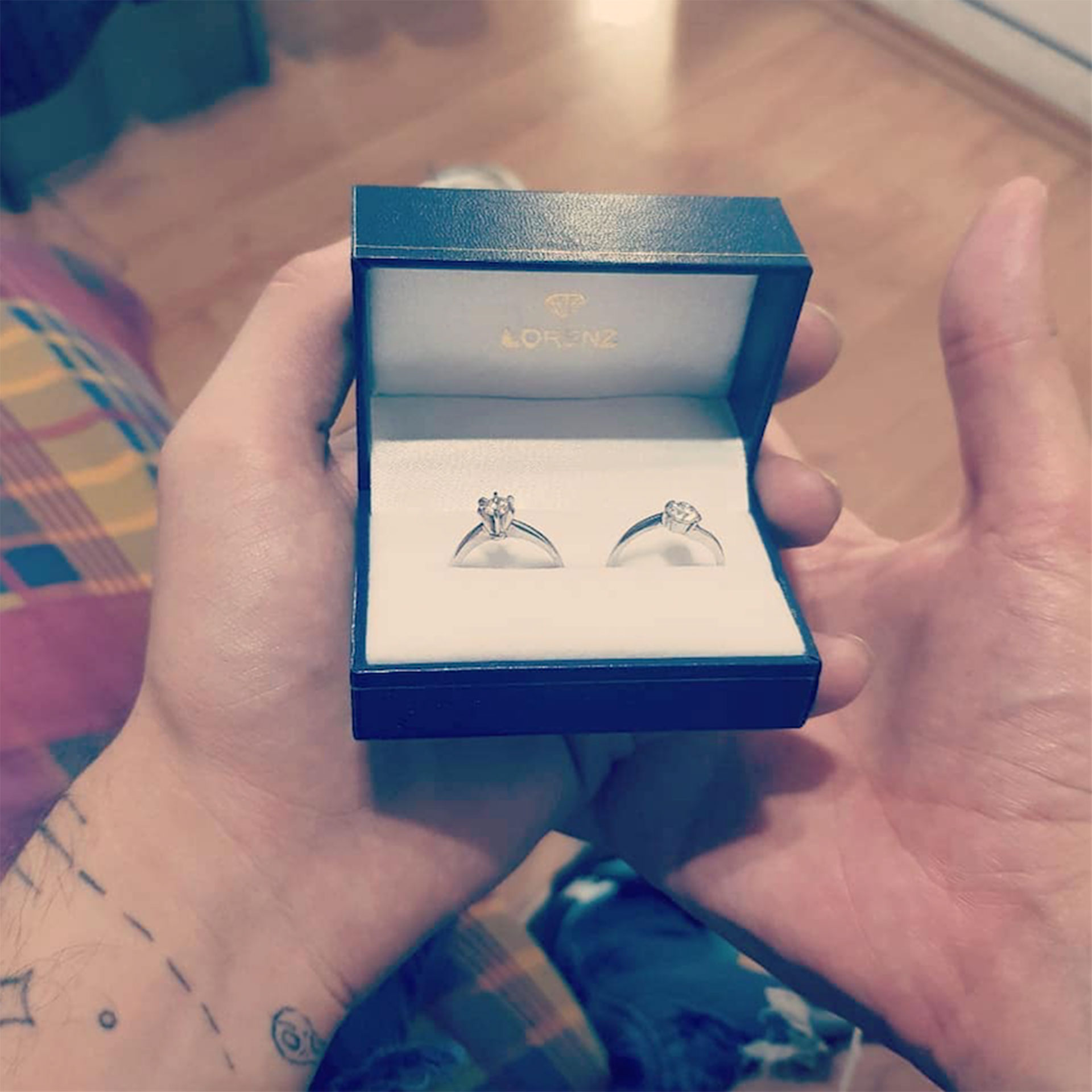 Los anillos de los novios. (Foto: Instagram)