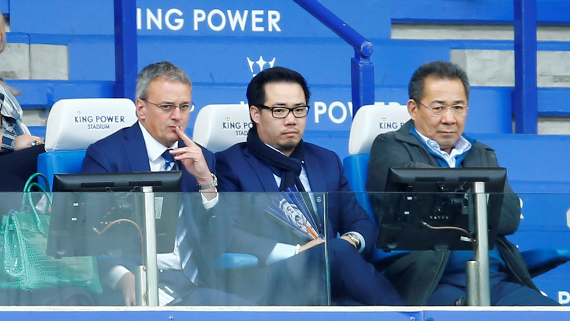 Vichai Srivaddhanaprabha, dueño del Leicester (a la derecha en la foto) (Reuters)