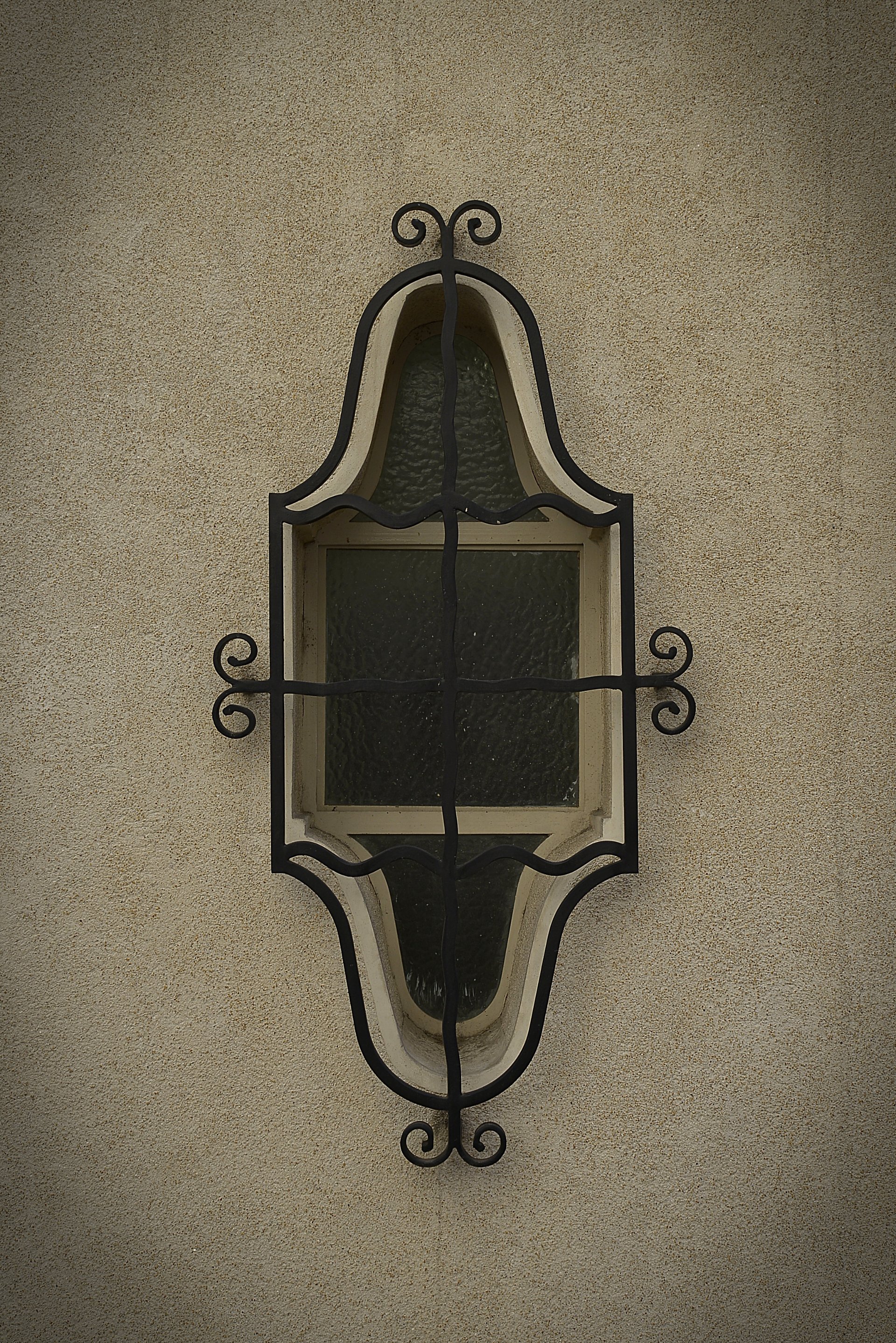 Detalle de ventanal del exterior de la Casa Virasoro