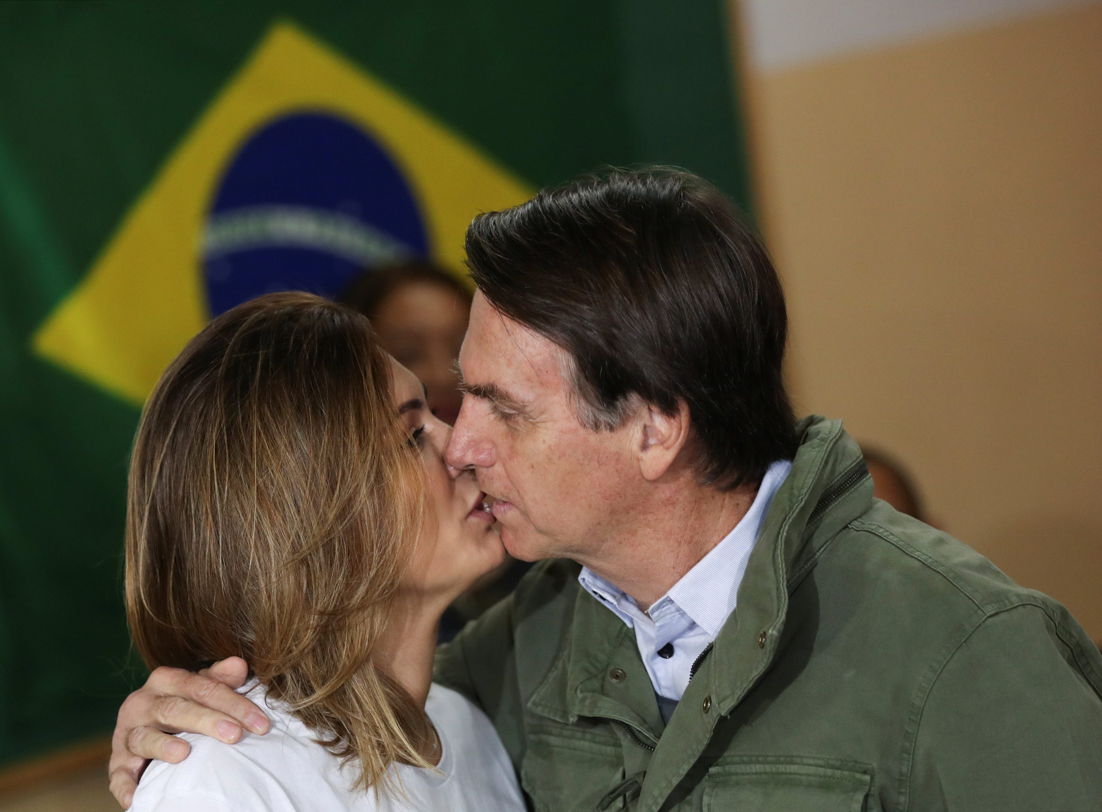 Bolsonaro votó junto a su esposa, Michelle (Reuters)