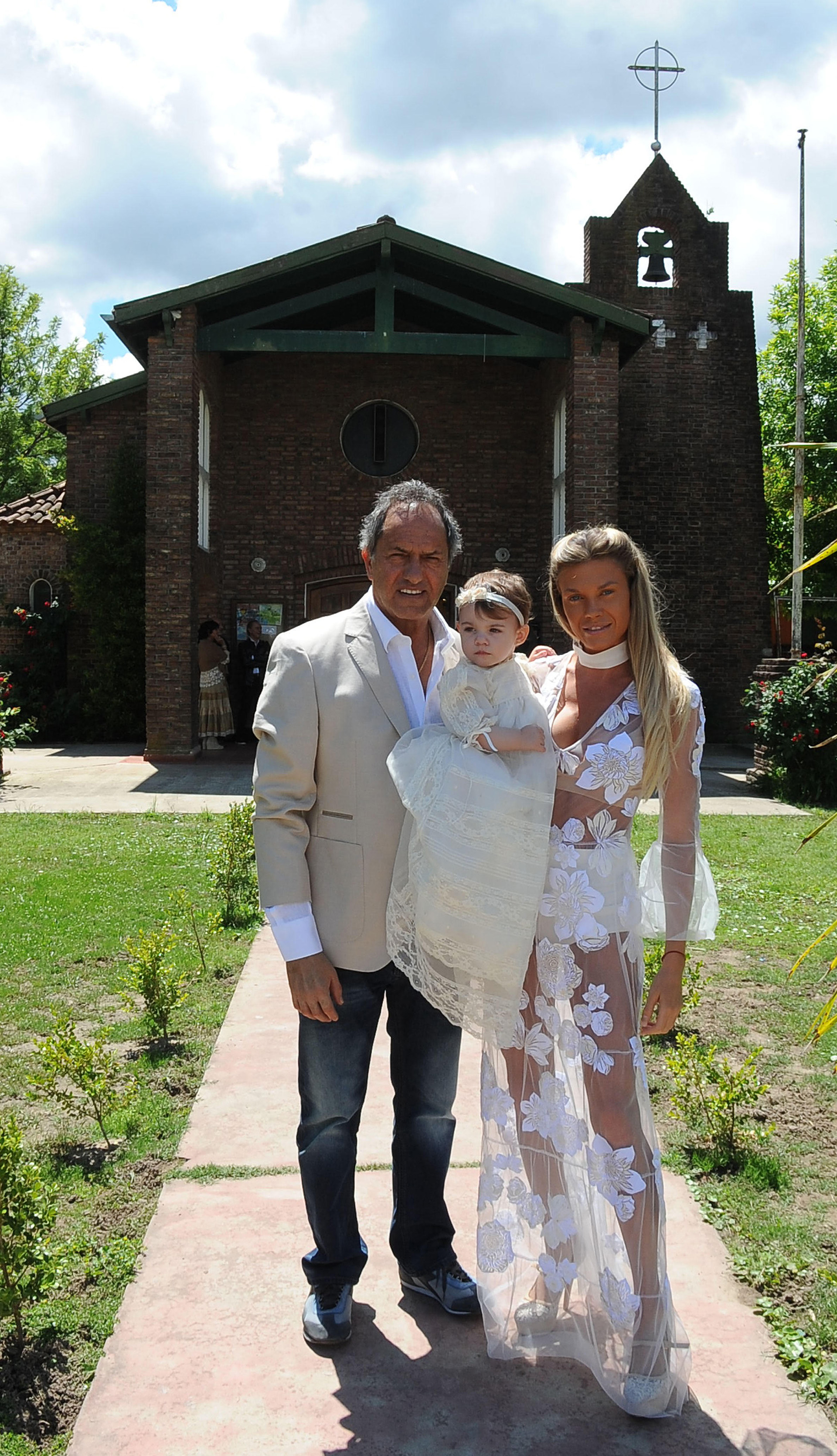 El festejo del bautismo fue un almuerzo en Villa La Ñata, donde actualmente reside el gobernador
