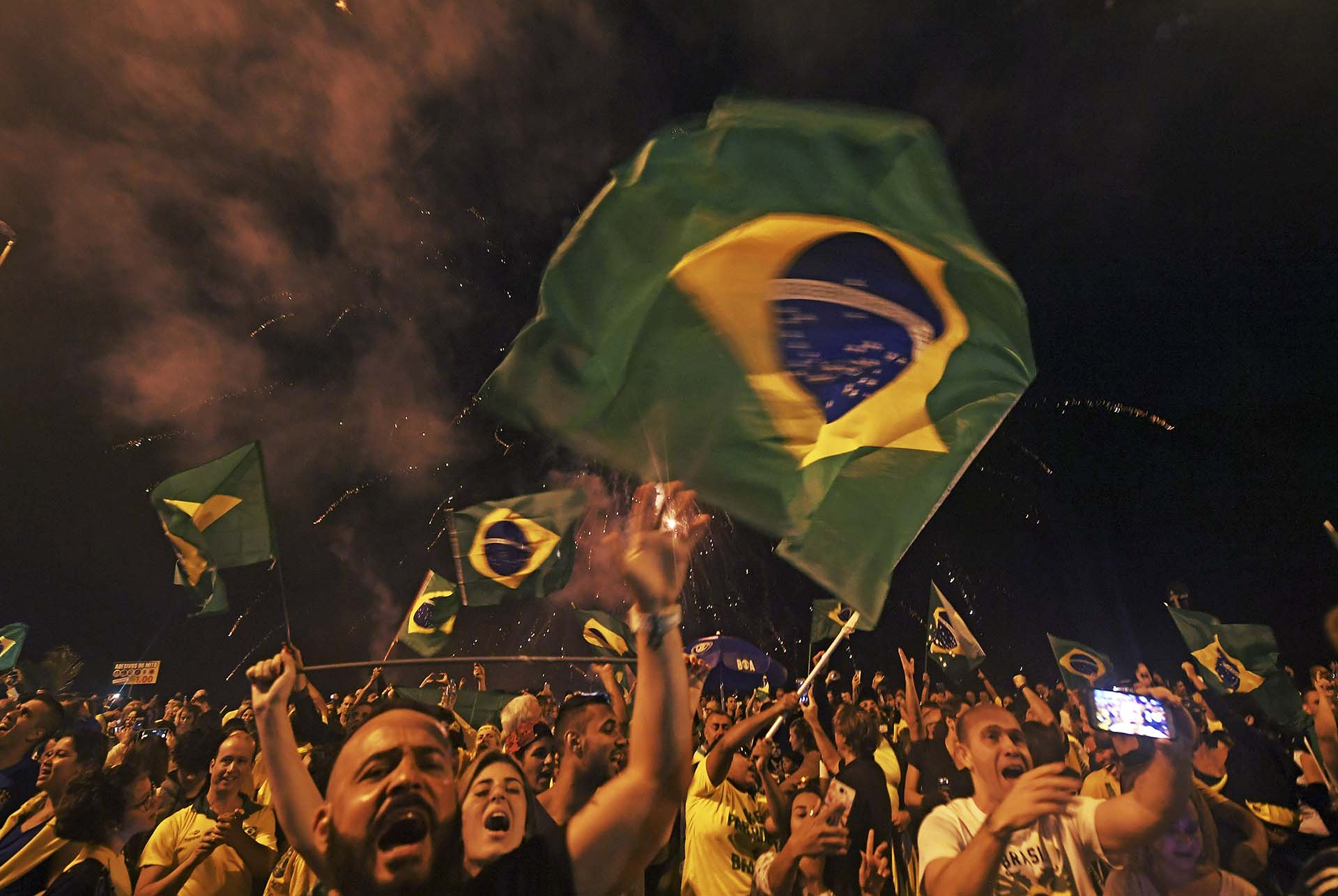 Río de Janeiro fue una de las ciudades donde más seguidores de Bolsonaro se movilizaron para festejar (Photo by Carl DE SOUZA / AFP)