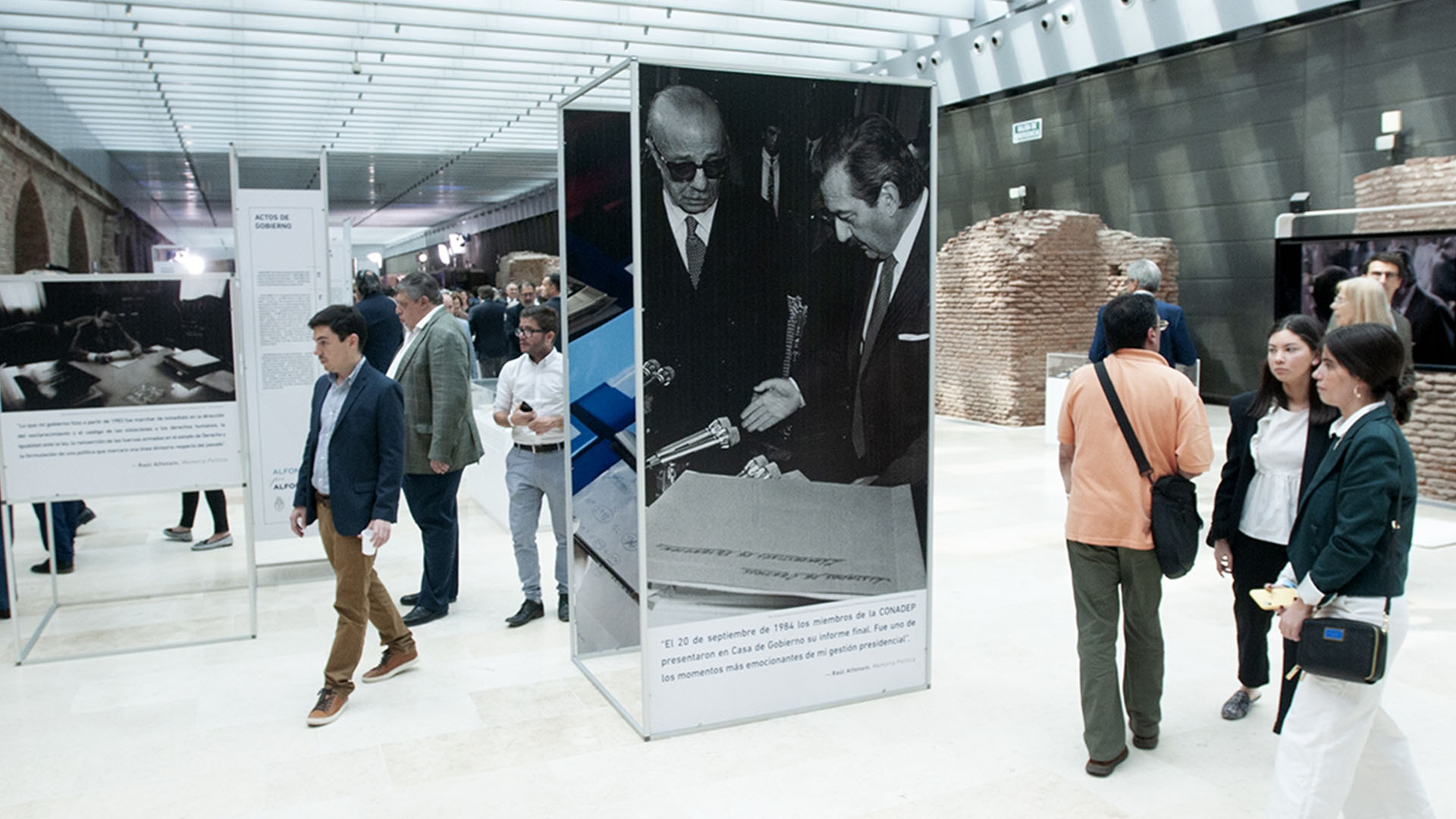 El homenaje se realizó a 35 años de las elecciones que restablecieron la democracia, el 30 de octubre de 1983