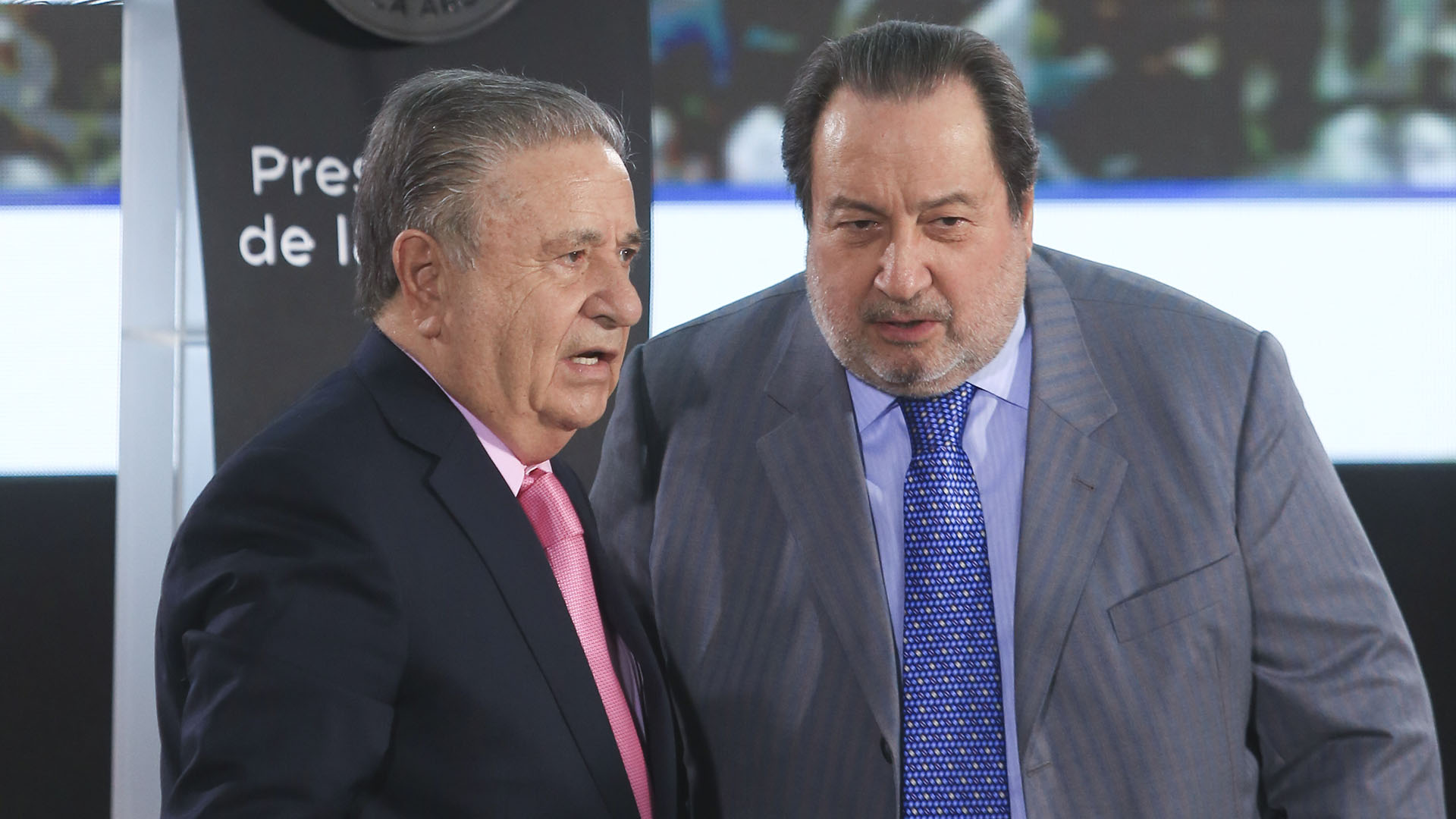 Eduardo Duhalde junto al ex ministro de Justicia León Arslanián