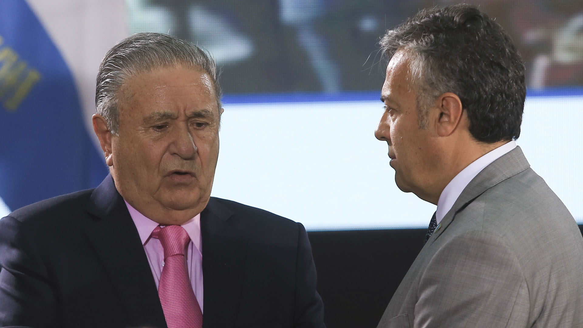 El ex presidente Eduardo Duhalde junto al gobernador de Mendoza, Alfredo Cornejo