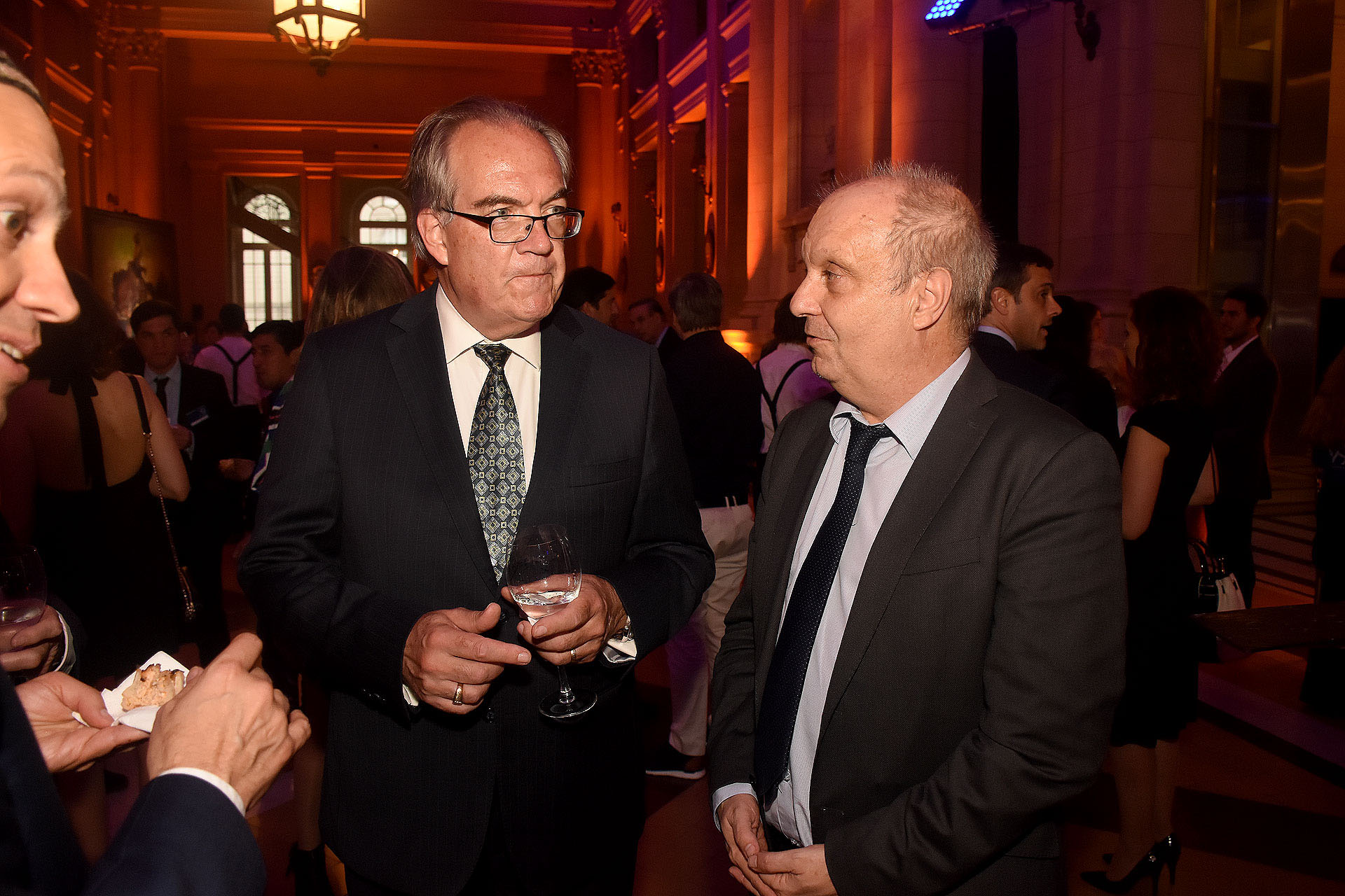 Jürgen Mertens, embajador de Alemania, y Hernán Lombardi