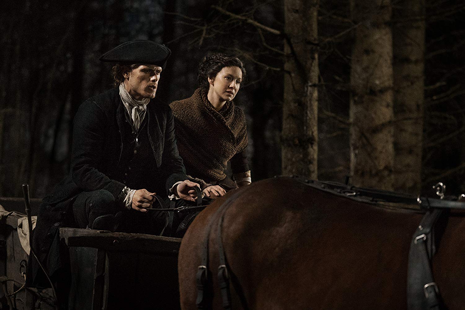 Sam Heughan es naturalmente rubio pero para su interpretación de Jamie debe teñirse el cabello de rojo.