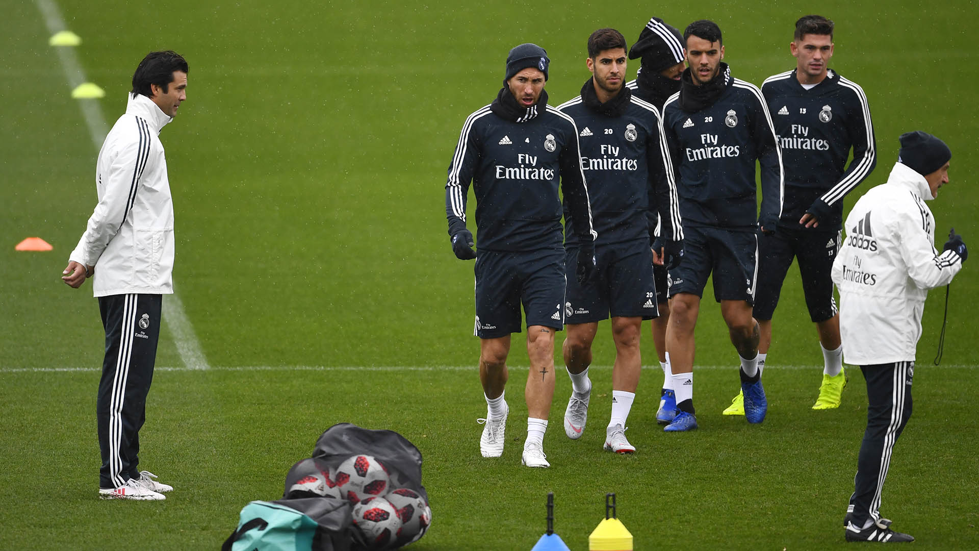Santiago Solari al frente del Real Madrid (Photo by GABRIEL BOUYS / AFP)