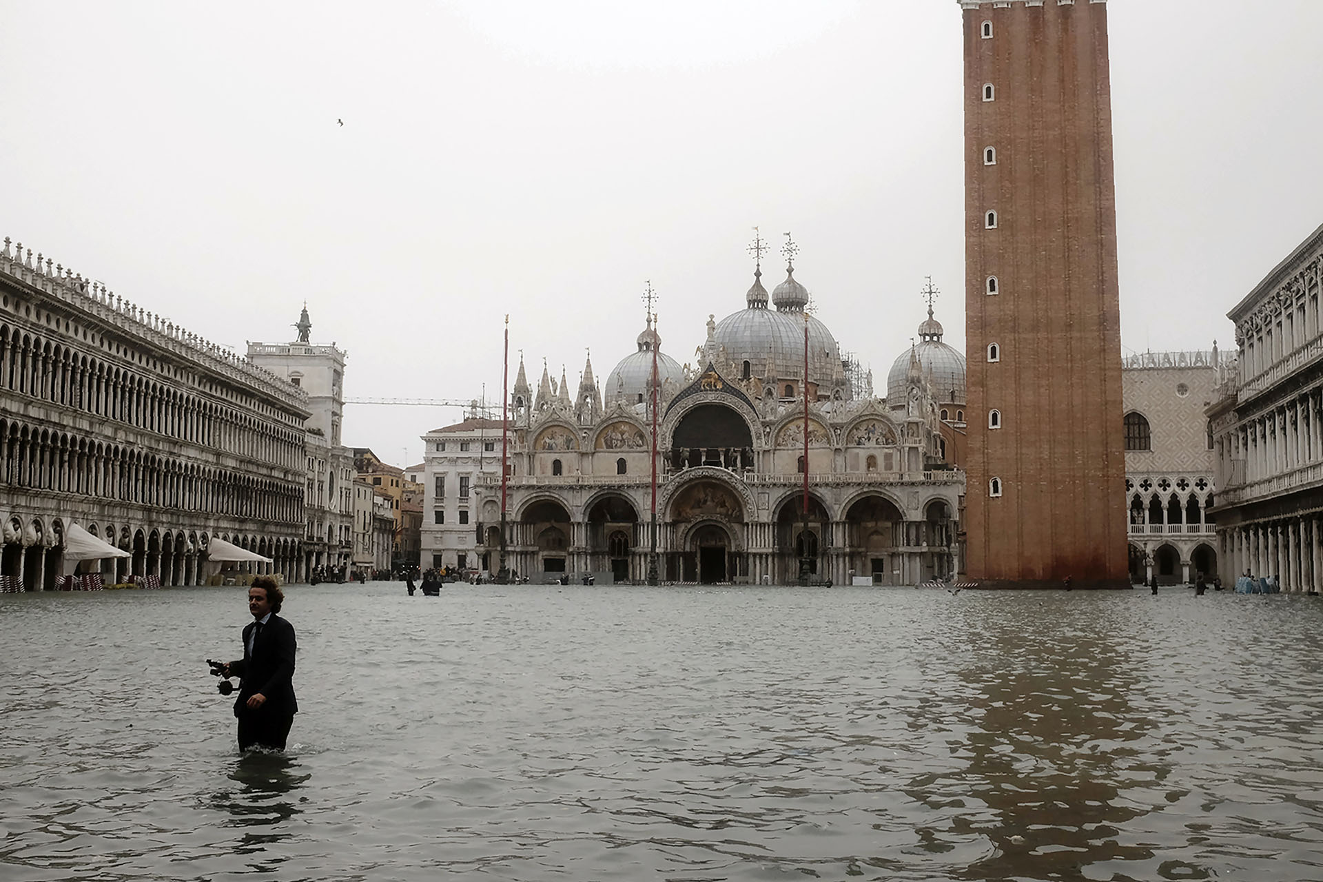 El centro histórico de Venecia queda inundado por un fuerte temporal Inundacion-en-venecia-italia-SF-11