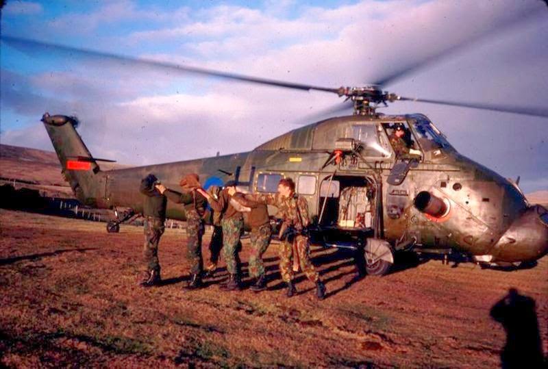 Los comandos argentinos fueron tomados prisioneros por los ingleses luego de una dura batalla