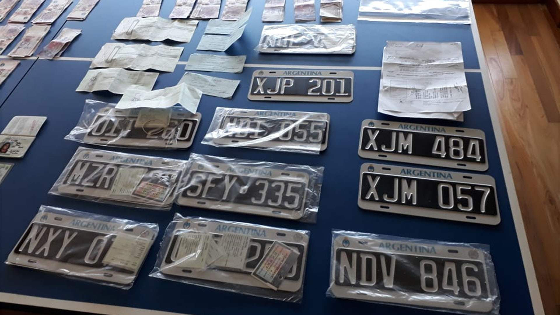 Algunas de las patentes secuestradas durante los allanamientos