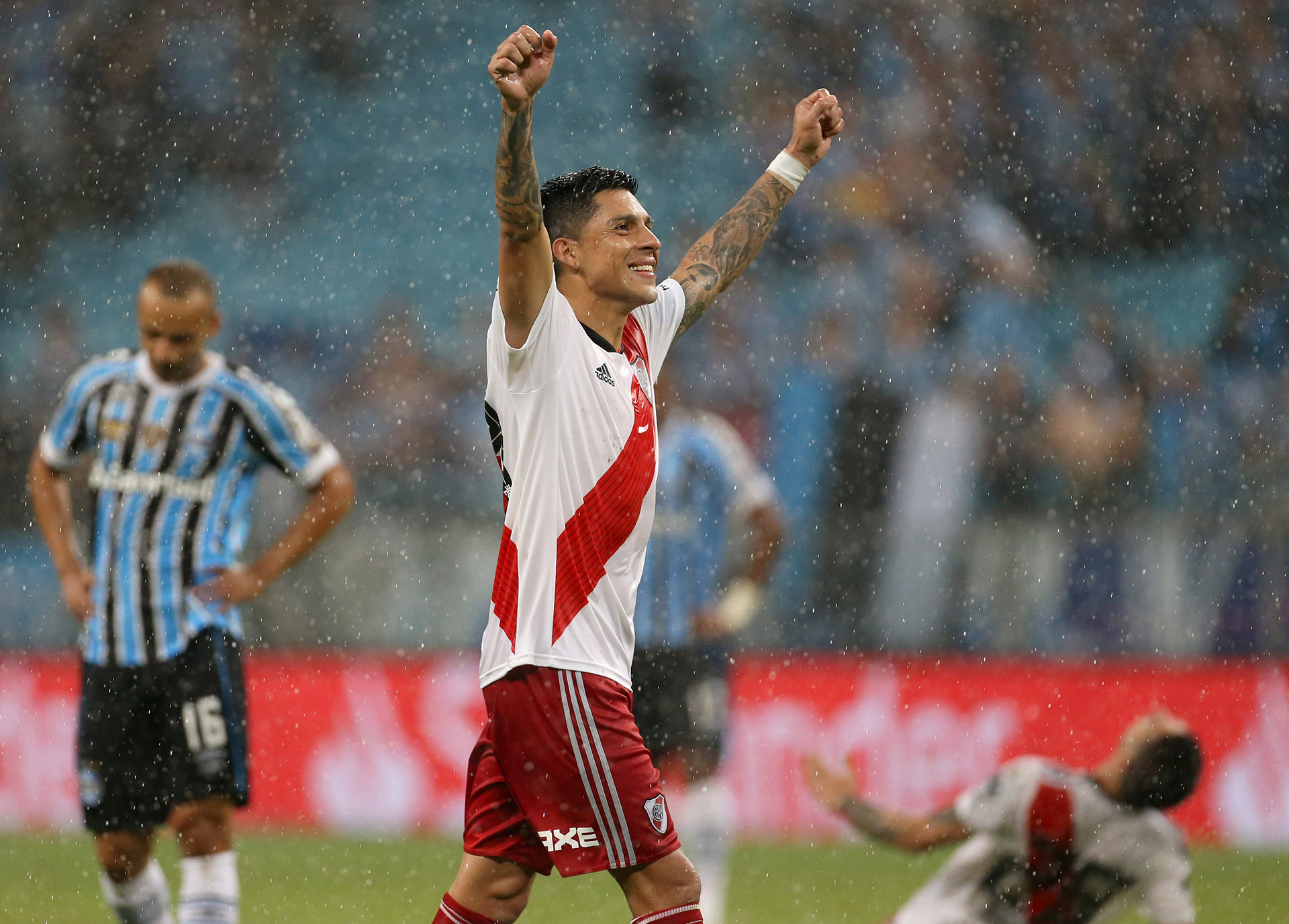 Enzo Pérez, otra de las grandes figuras de River en la noche de Porto Alegre (REUTERS)