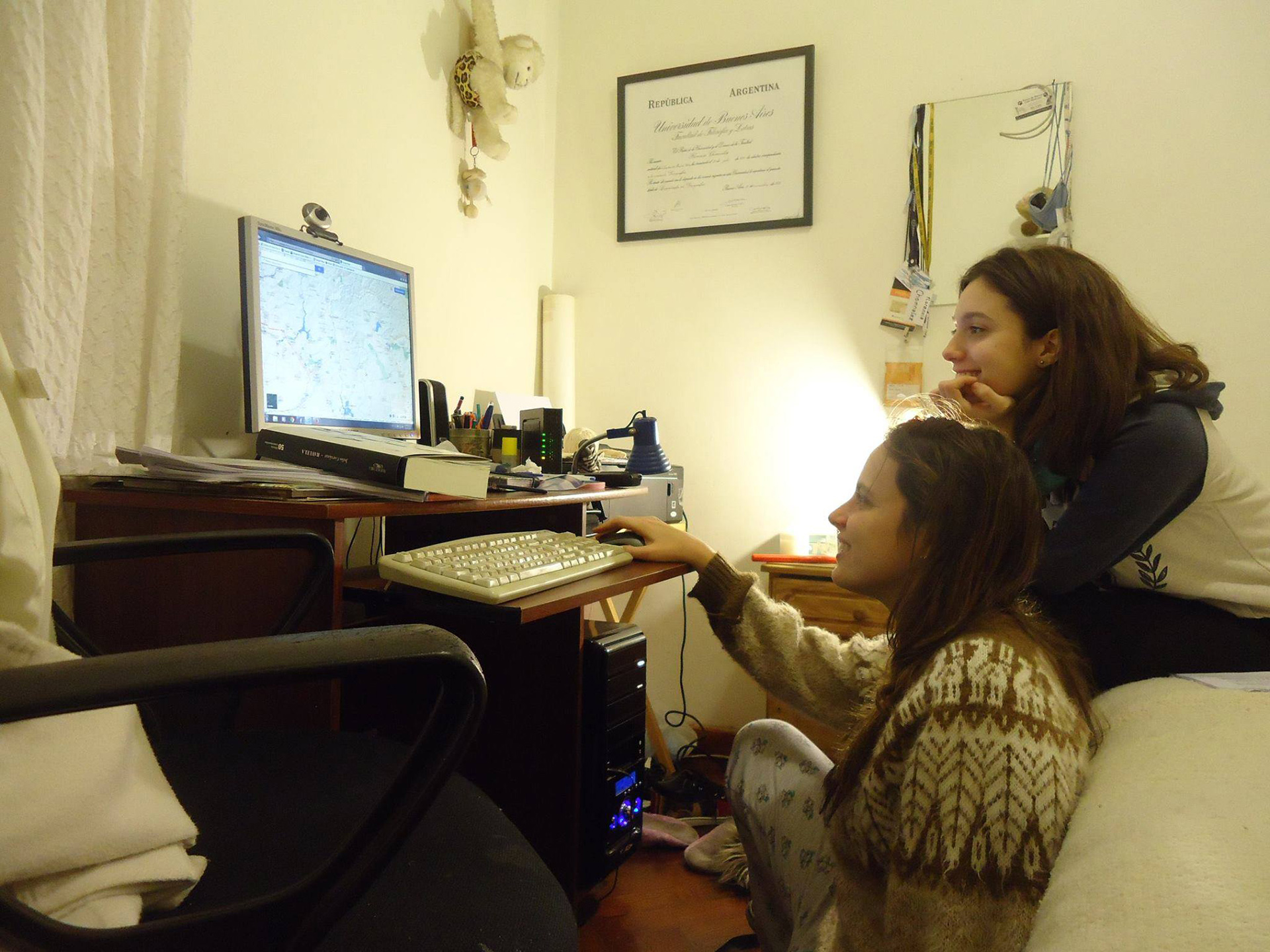Florencia y Lola Chomnalez
