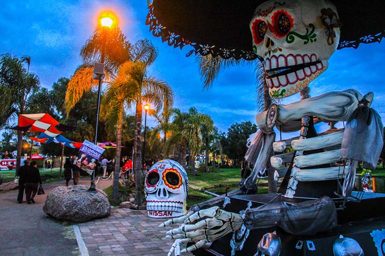Las calaveras son figuras emblemáticas de estas festividades
