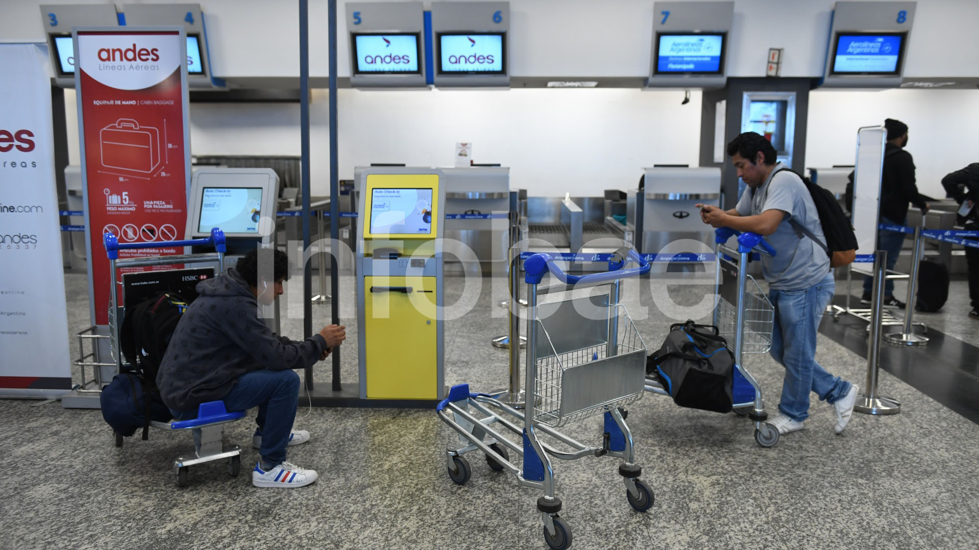 Mostradores vacíos: Los sindicalistas abandonaron sus puestos de trabajo