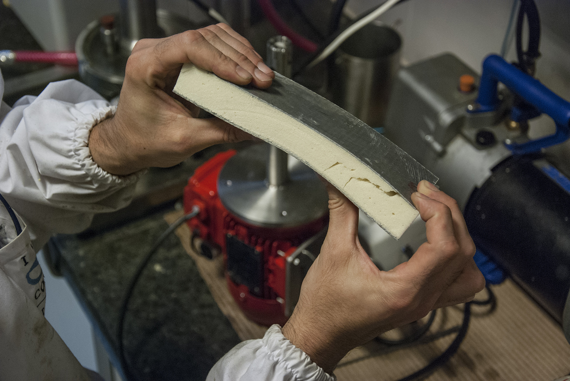 Investigadores del Instituto de Tecnología de Polímeros y Nanotecnología BuenosAires desarrollaron una espuma poliuretánica a partir de aceite de soja.