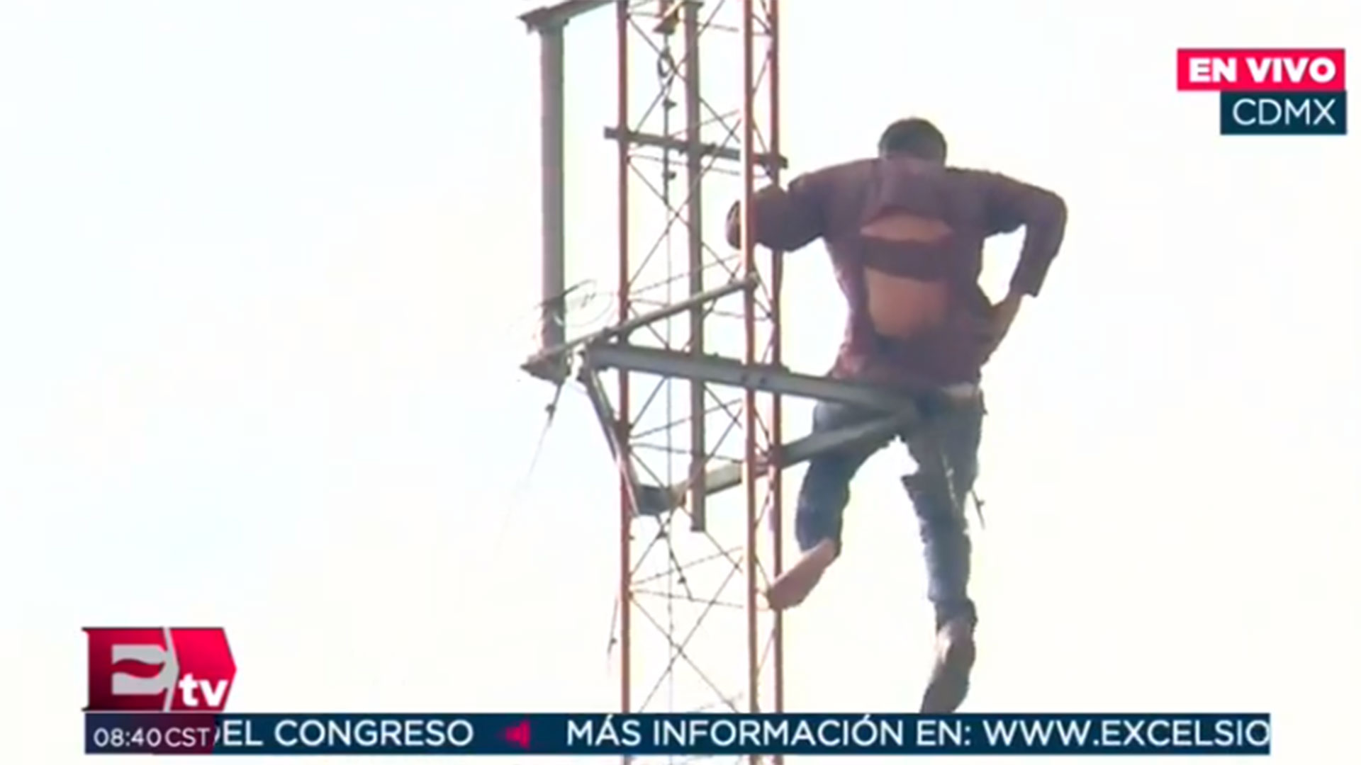 Se subió a lo más alto de una antena de telecomunicaciones