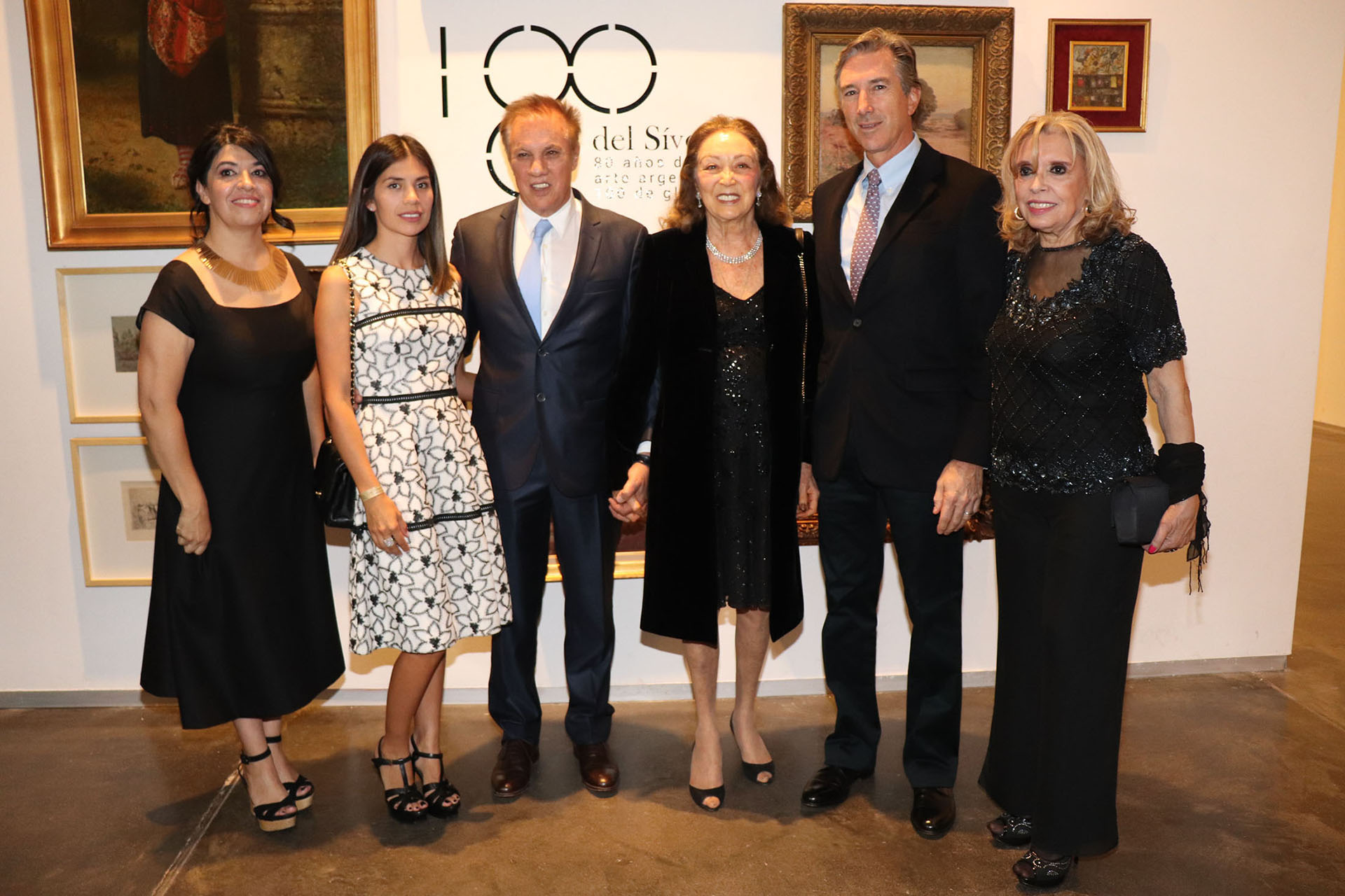 Teresa Riccardi, directora del Museo Sívori; Gina Vargas de Roemmers y Alberto Roemmers, Hebe Colman de Roemmers, madrina de la Asociación de Amigos del Museo Sívori; Pablo Roemmers e Irma Muslera, presidente de la Asociación Amigos del Museo Sívori